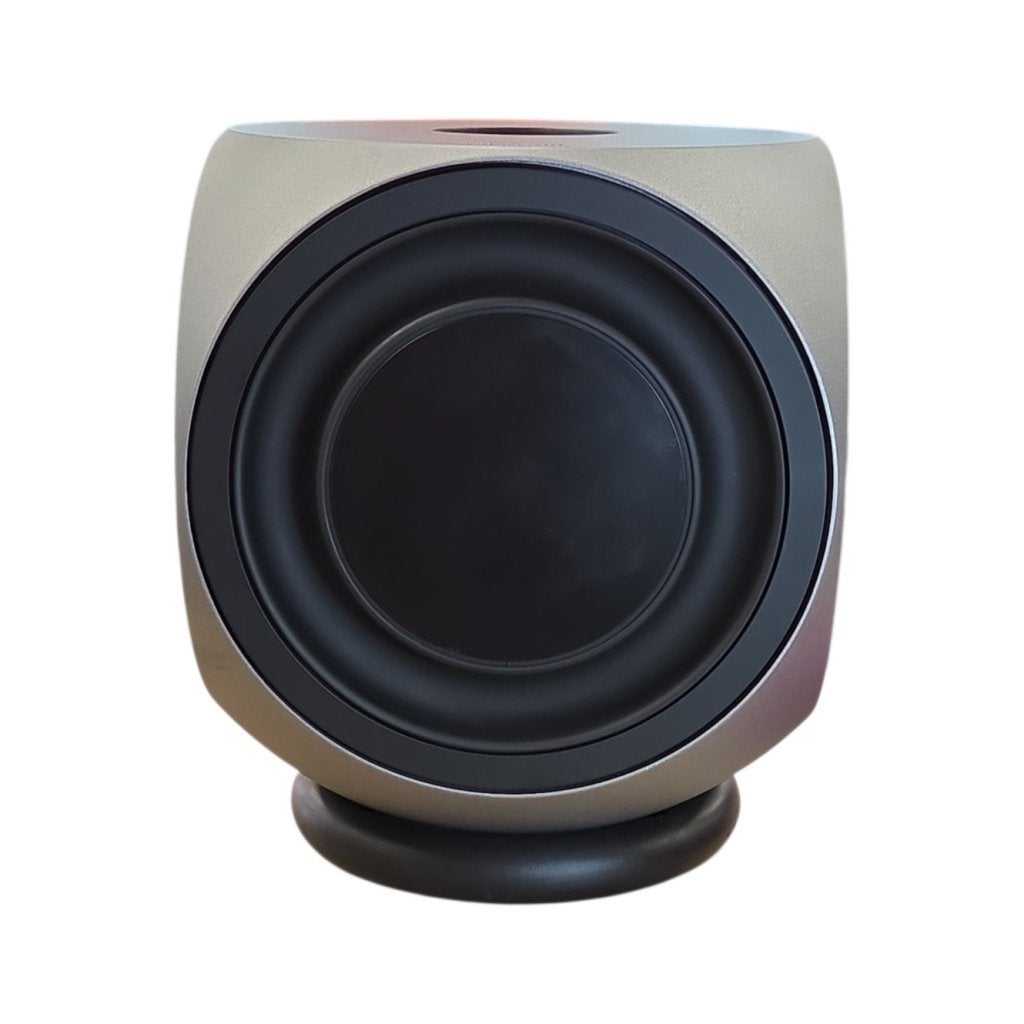Bang & Olufsen Beolab 2 Subwoofer | Lichte Gebruikerssporen, Bang en Olufson, Zo goed als nieuw, Support@bangenolufson.com, Bang & Olufsen Group
Peter Bangs Vej 15
7600 Struer
Denmark