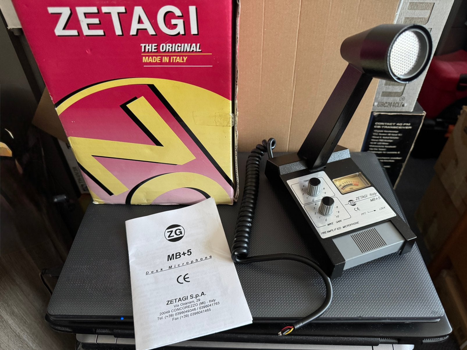 Tafelmic zetagi mb5 nw staat in doos pr incl vzk, Telecommunicatie, Zenders en Ontvangers, Ophalen of Verzenden, Zo goed als nieuw