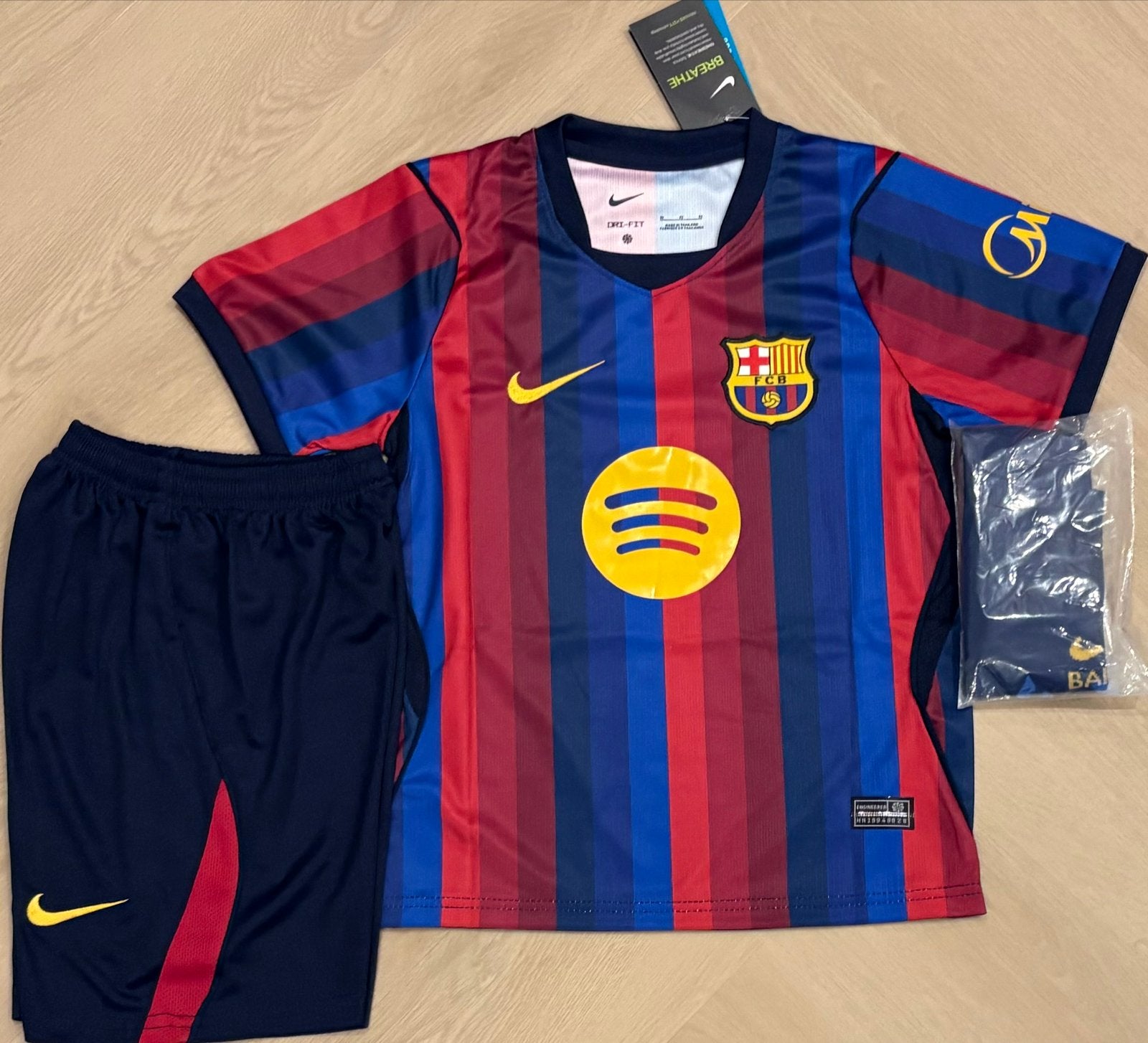 FC Barcelona Thuis kinder tenue Lamine Yamal #10 - Nieuw, Maat XS of kleiner, Ophalen of Verzenden, Nieuw, Set