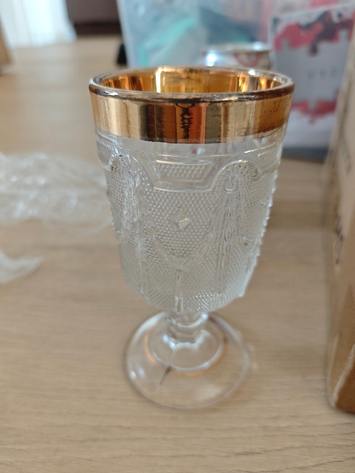 Vintage glazen more then hundred 100 years kelk met gouden r, Verzenden