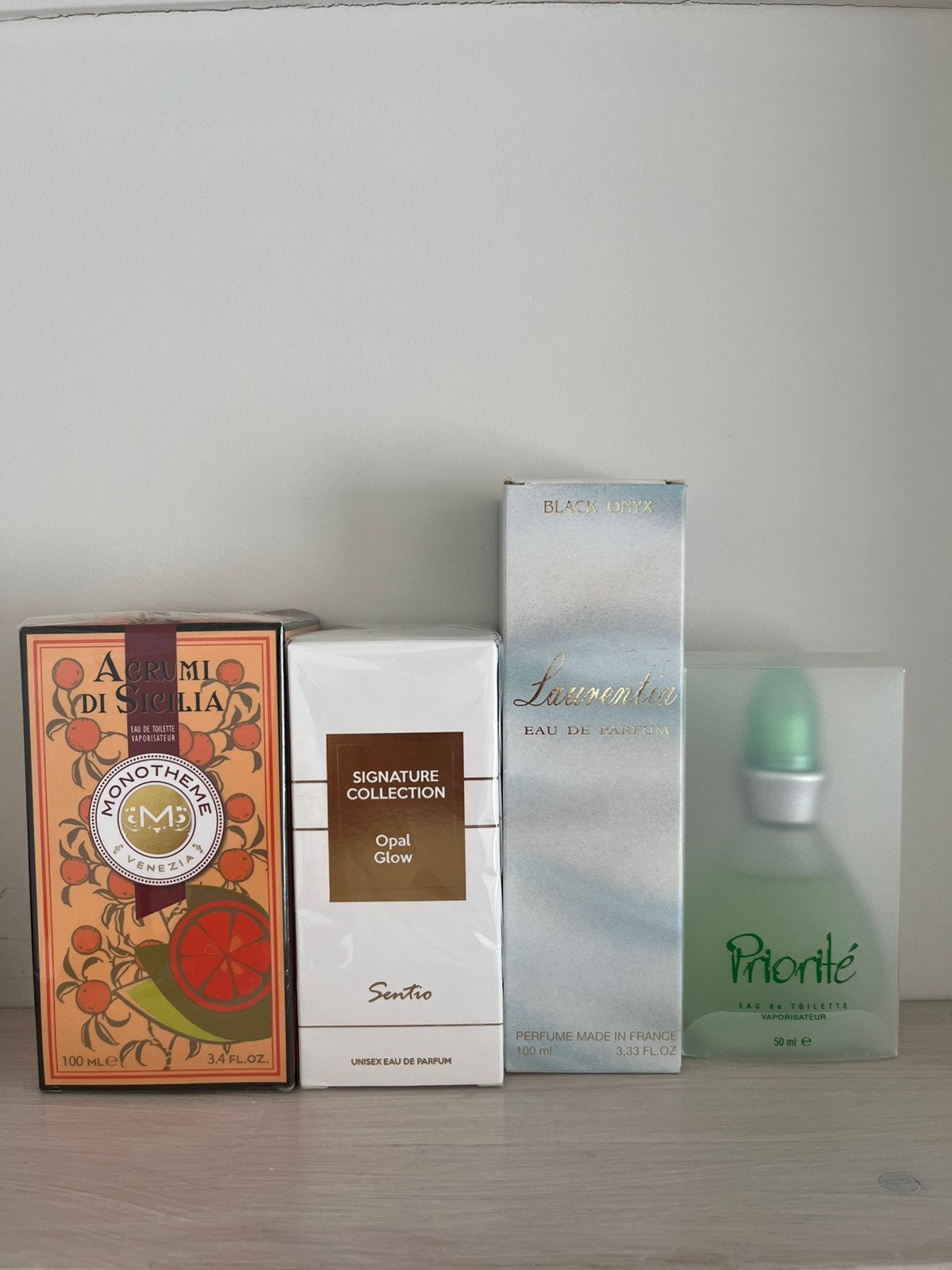 Partij parfums (Monotheme, Dana, Sentio), Sieraden, Tassen en Uiterlijk, Uiterlijk | Parfum, Ophalen of Verzenden, Zo goed als nieuw