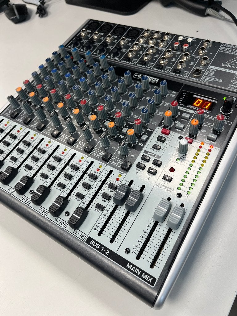Behringer Xenyx X1622USB, Ophalen of Verzenden, Zo goed als nieuw, 10 tot 20 kanalen, Microfooningang