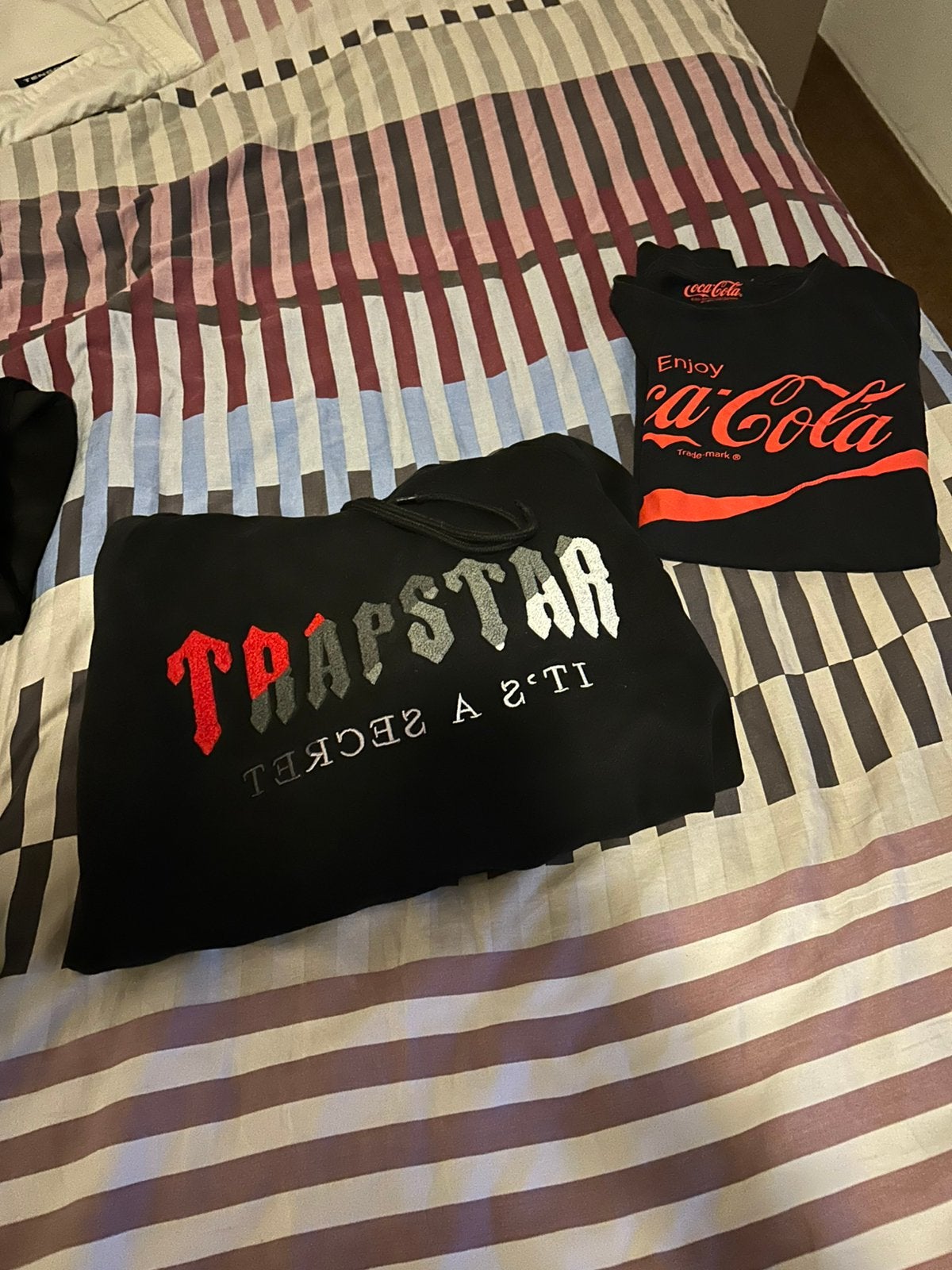 Hoodie Trapstar (met gratis coca cola shirt) S/M, Ophalen, Zo goed als nieuw, Muts