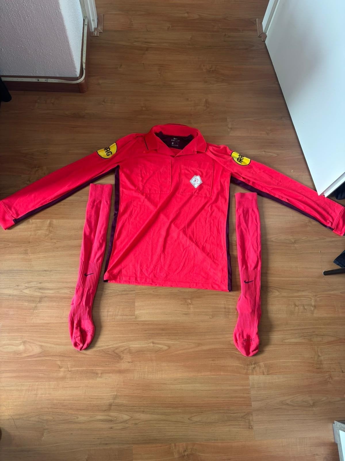 scheidsrechters shirt KNVB + sokken maat M, Maat M, Ophalen of Verzenden, Gebruikt, Shirt