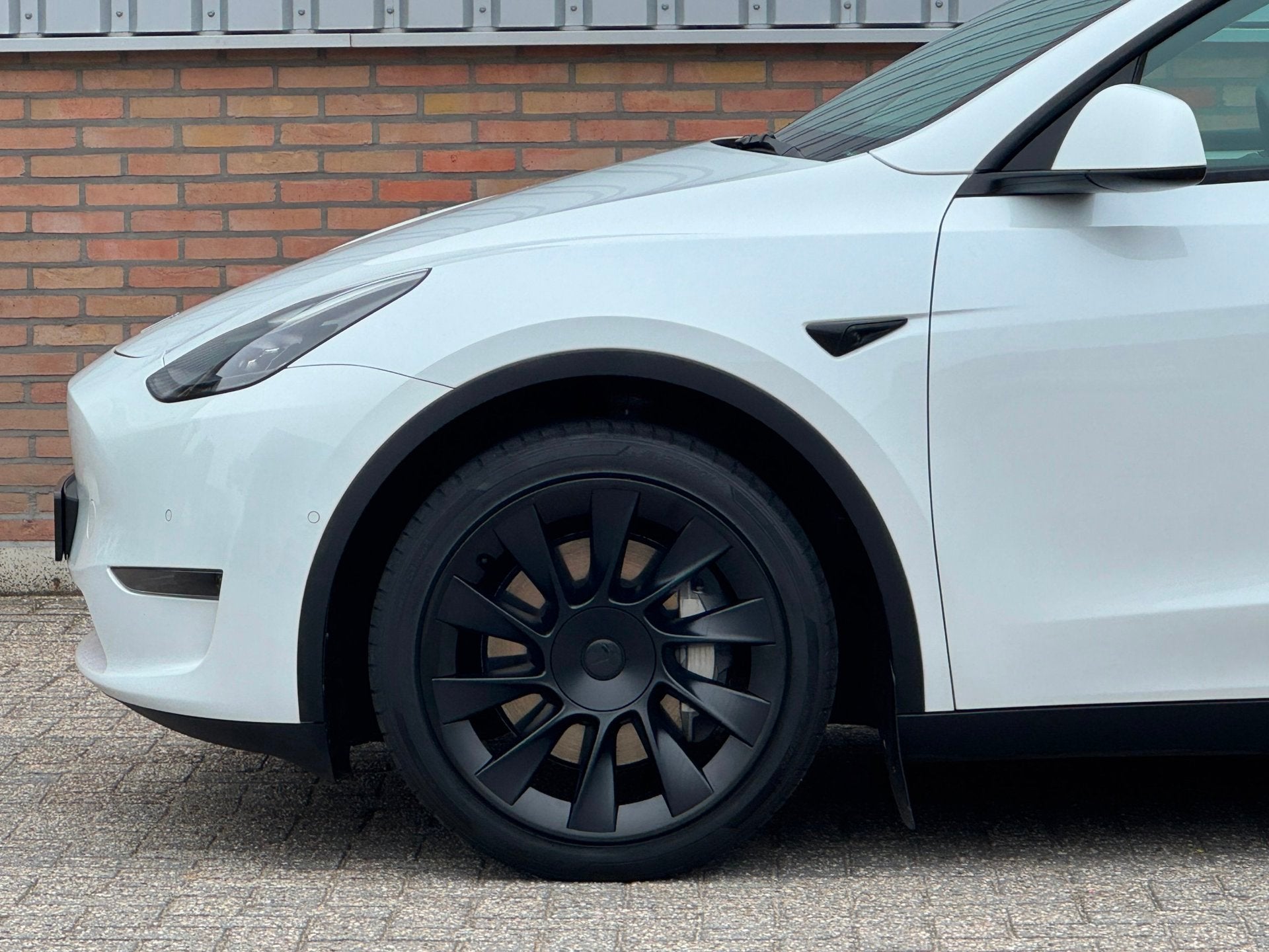 Foto 2 van Tesla Model Y Long Range AWD 75 kWh 90,8% SoH/ Trekhaak/ 20'