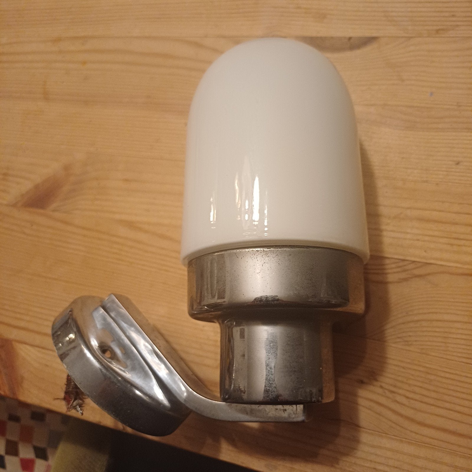 Vintage art deco wandlamp met opaline glas en metalen armatu, Wit, Overige merken, Gebruikt, Overige fittingen