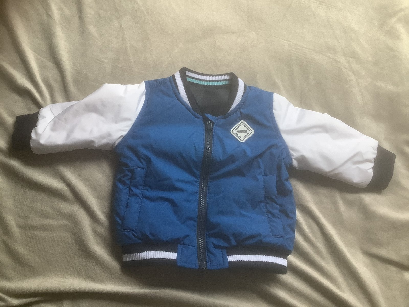 Mooie, dubbel te dragen, vingino jasje, Kinderen en Baby's, Babykleding | Maat 74, Ophalen of Verzenden, Zo goed als nieuw, Jongetje