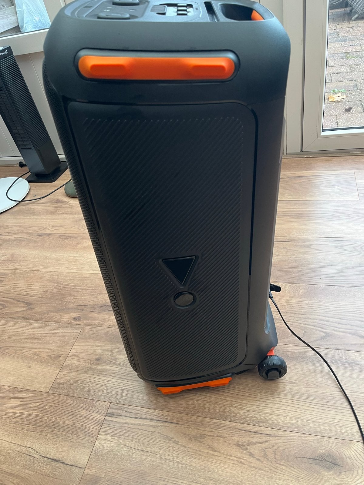 Foto 7 van JBL Partybox 710 - Krachtige Party Speaker met Lichteffecten
