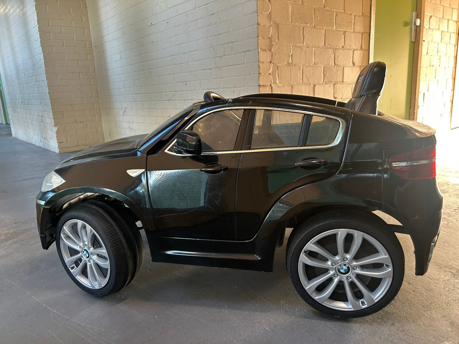 Elektrische kinderauto BMW, Gebruikt