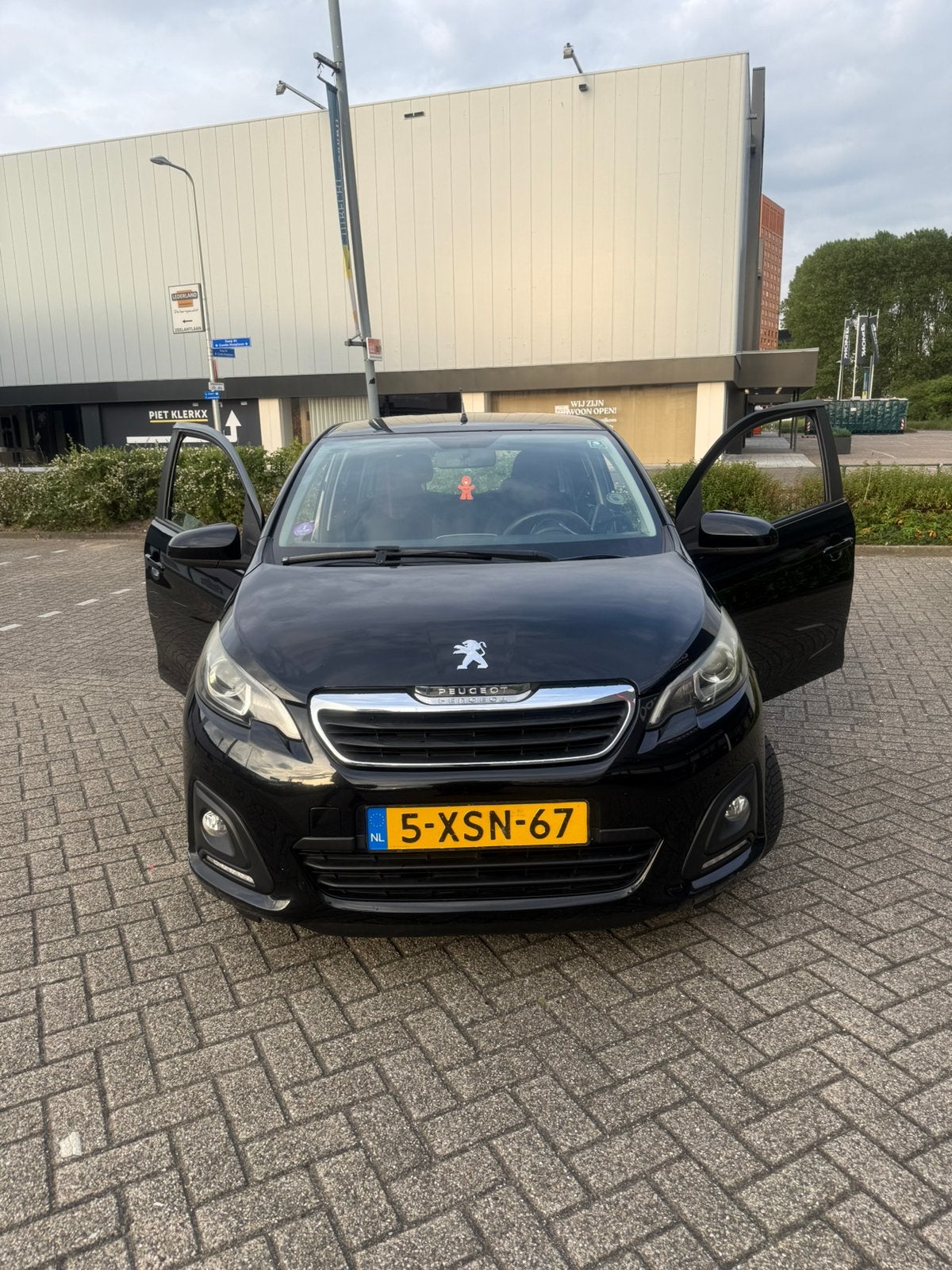 Peugeot 108 1.0 12V E-vti 51KW. Recent grote beurt gehad!!, Voorwielaandrijving, 31 €/maand, 4 stoelen, Zwart