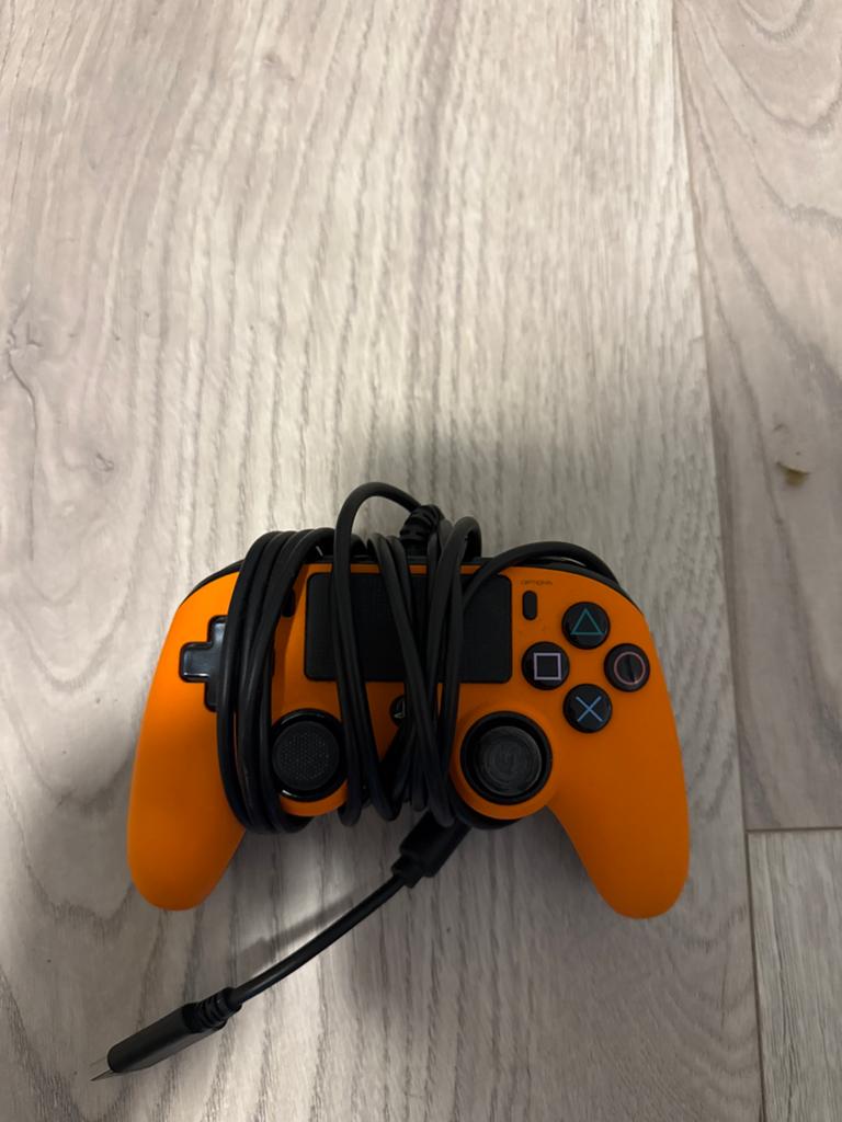 Oranje bedrade controller voor PlayStation, Ophalen of Verzenden, Gebruikt, PlayStation, Overige typen