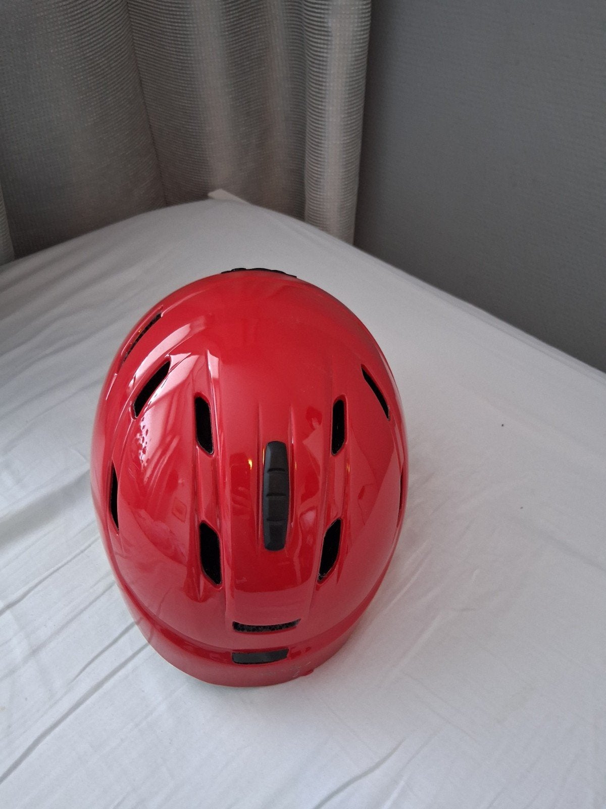 Rode skihelm - Zo goed als nieuw, Maat 38/40 (M), Overige typen, Nieuw, Ophalen of Verzenden