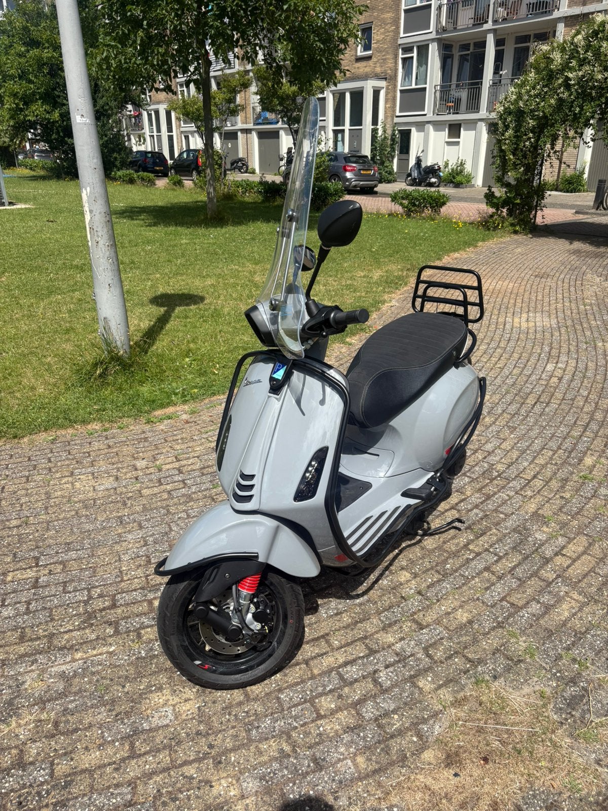 Vespa sprint 2021 - Lage KM stand - 1e eigenaar, Fietsen en Brommers, Scooters | Vespa, Ophalen of Verzenden, Zo goed als nieuw