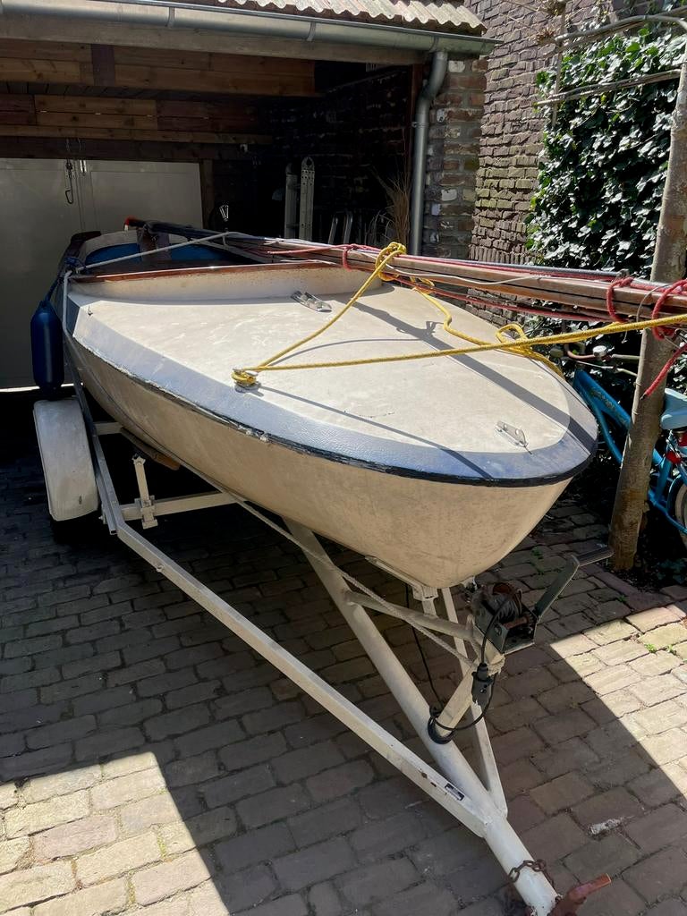 Zeilboot met kajuit, trailer & Suzuki 2.5pk buitenboordmotor, Ophalen, Gebruikt, Benzine, Buitenboordmotor