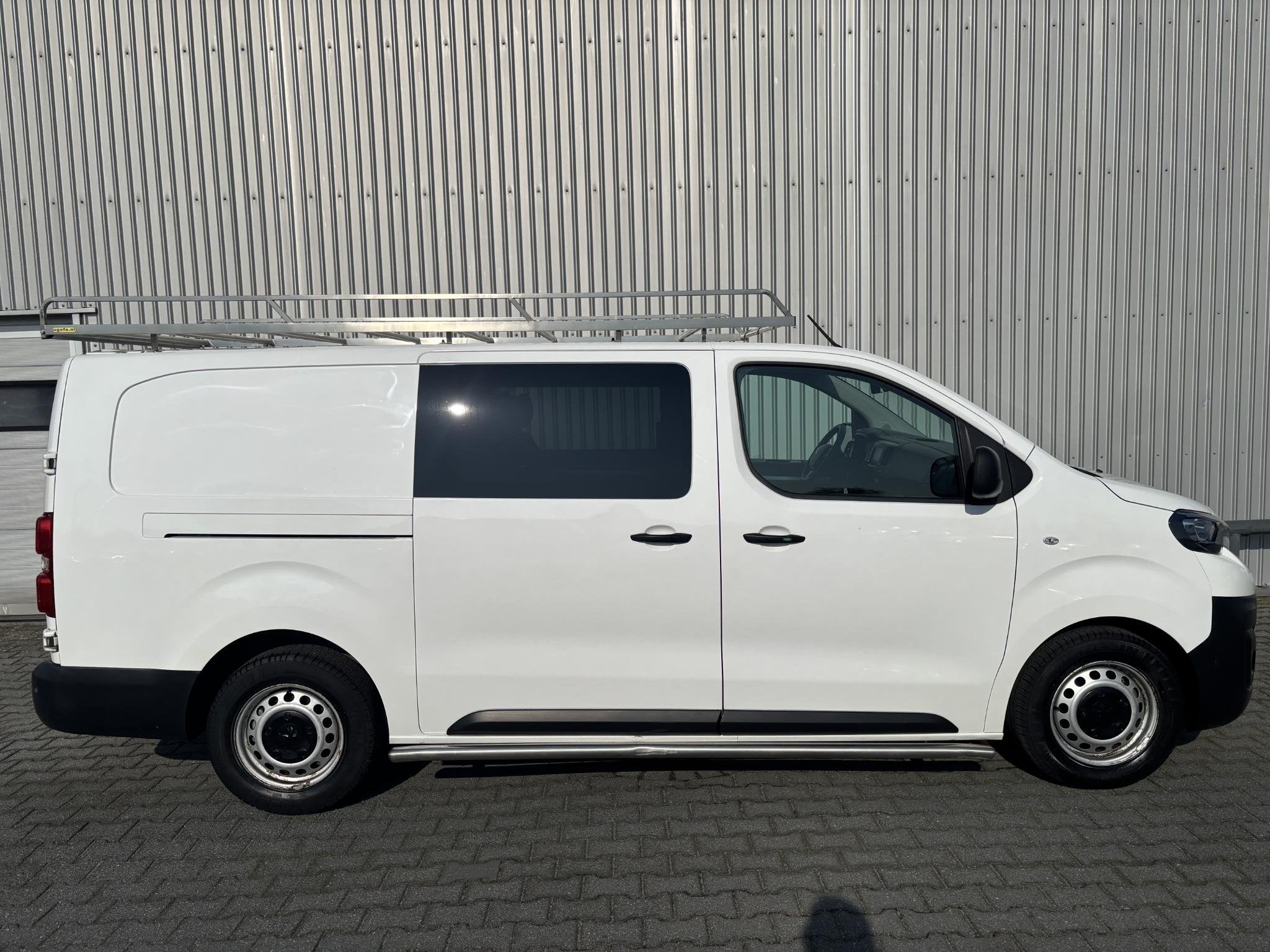 Peugeot Expert 2.0 Lang*DC*CARPLAY*CRUISE*CAMERA*NAVI*HAAK*I, Voorwielaandrijving, Stof, Gebruikt, 2500 kg