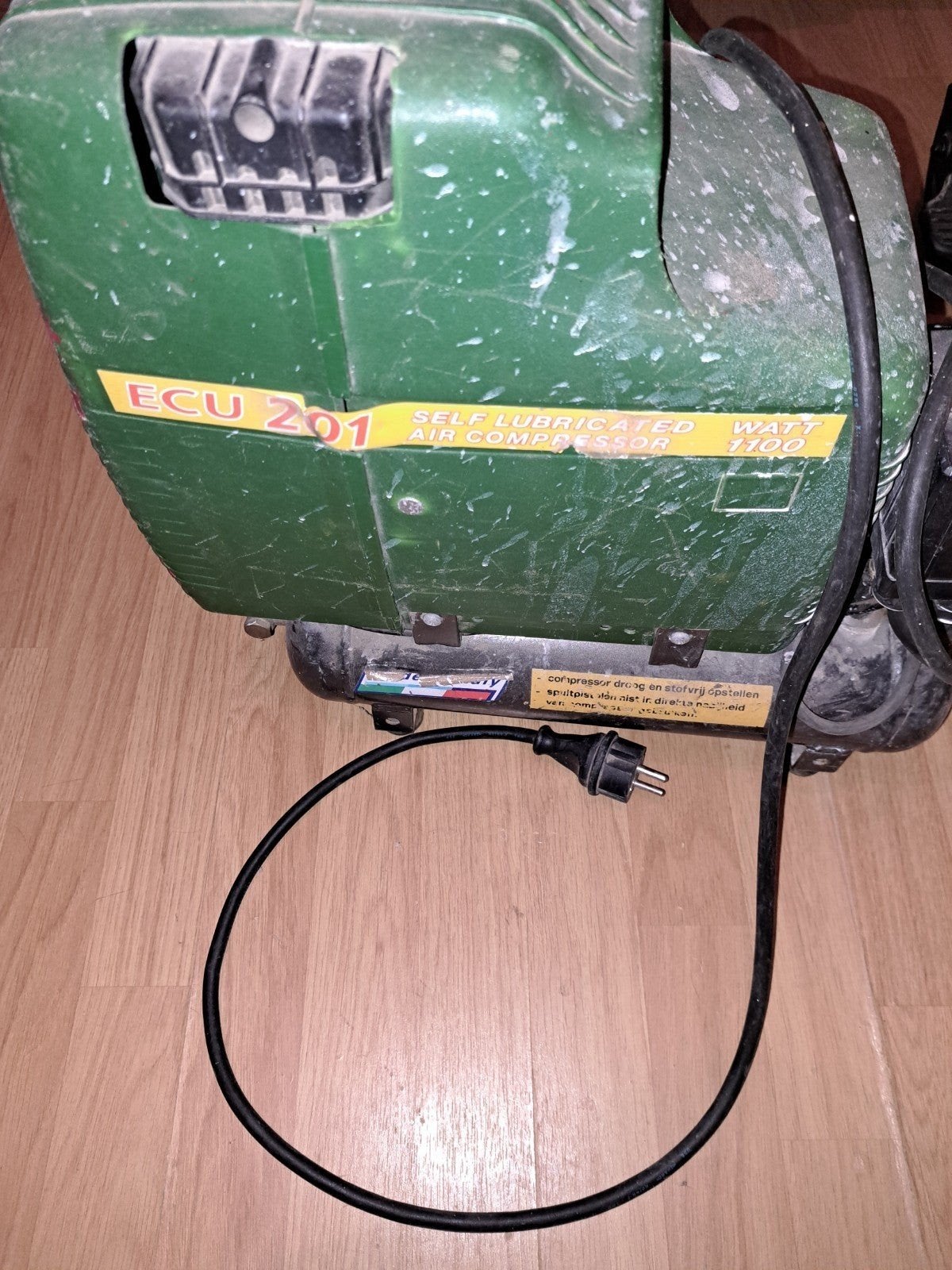 Compressor met tacker en slang - ProfiKIT ECU 201, Ophalen, Gebruikt, 6 tot 10 bar, Minder dan 200 liter/min