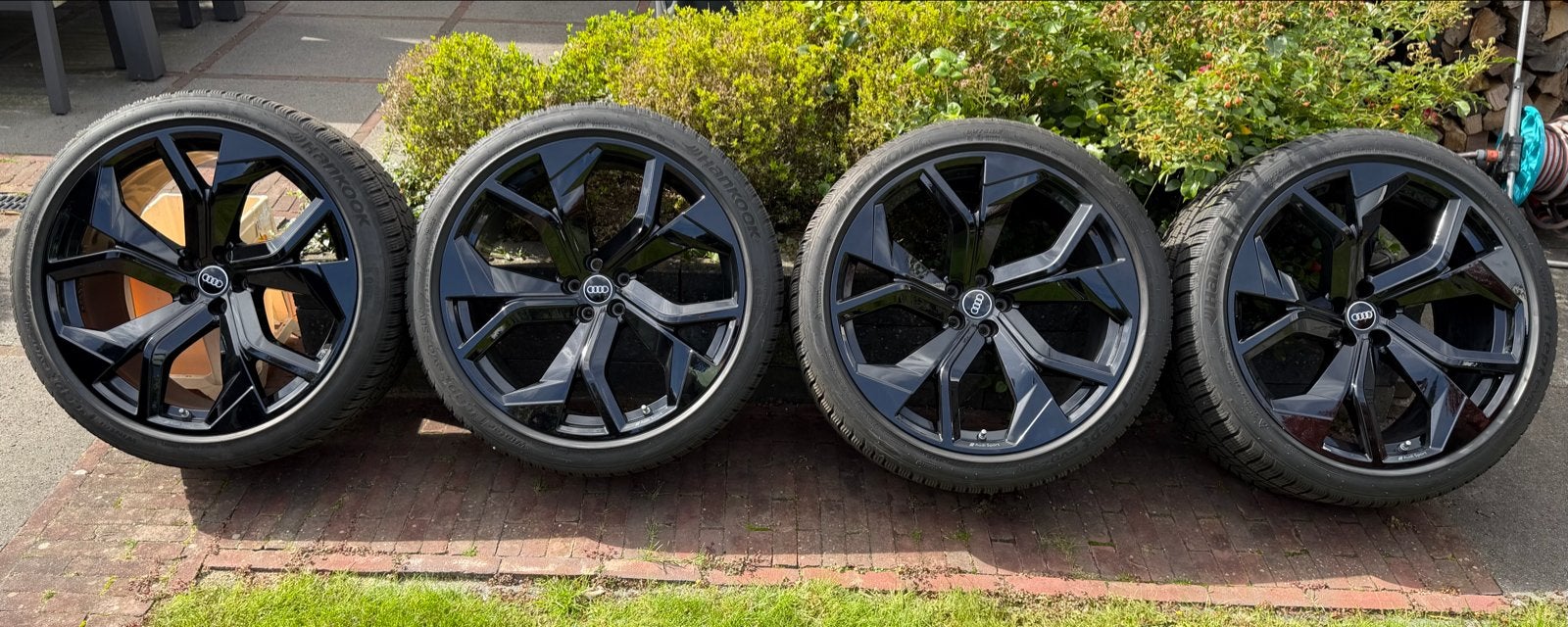 Orginele RSQ8 Audi Sport 23 inch velgen met winterbanden, Auto-onderdelen, Ophalen, Gebruikt, 255 mm, Banden en Velgen