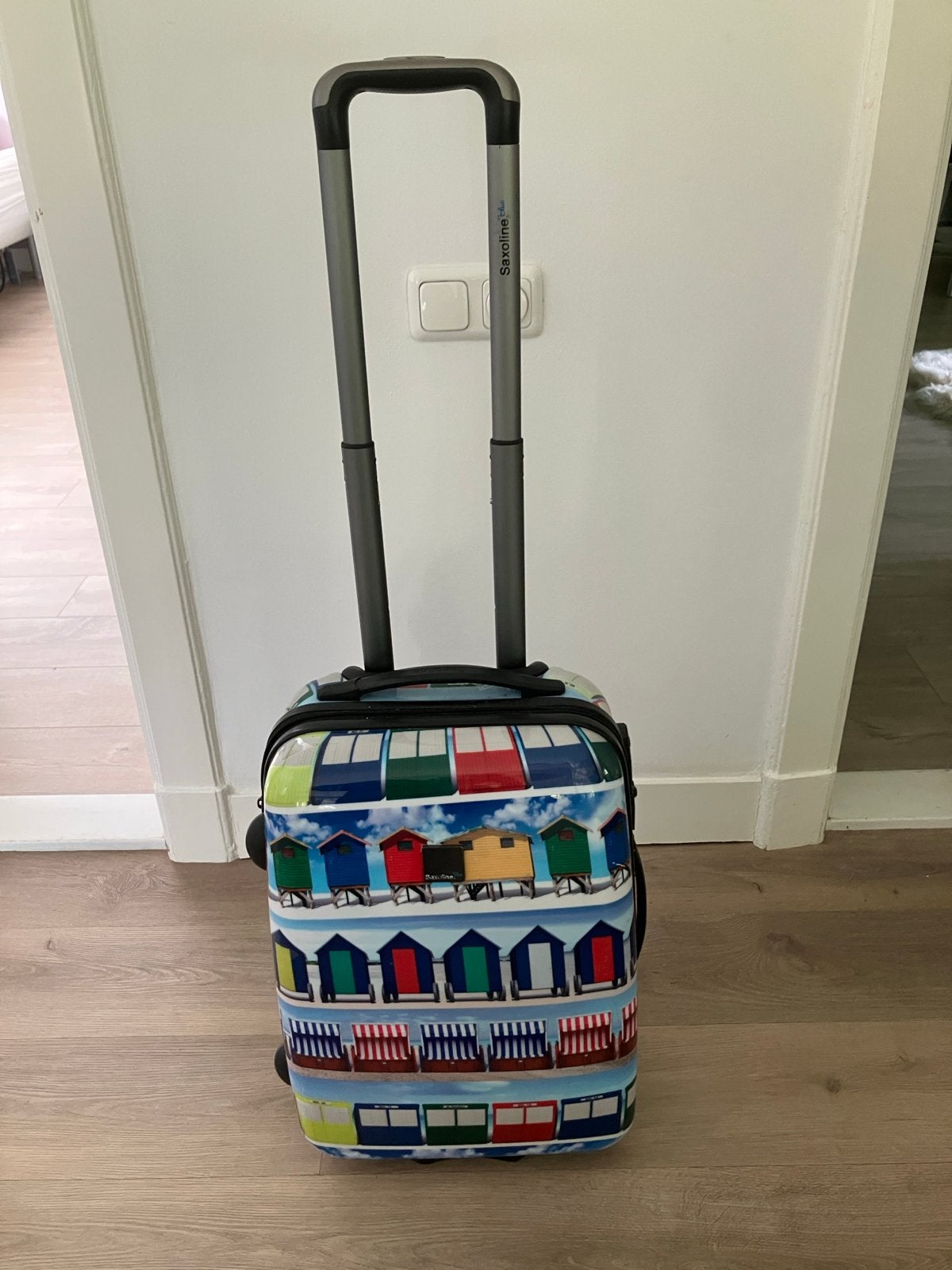 Saxoline handbagage koffer met strandhuisjes print, Ophalen, Gebruikt, 50 tot 60 cm, Hard kunststof