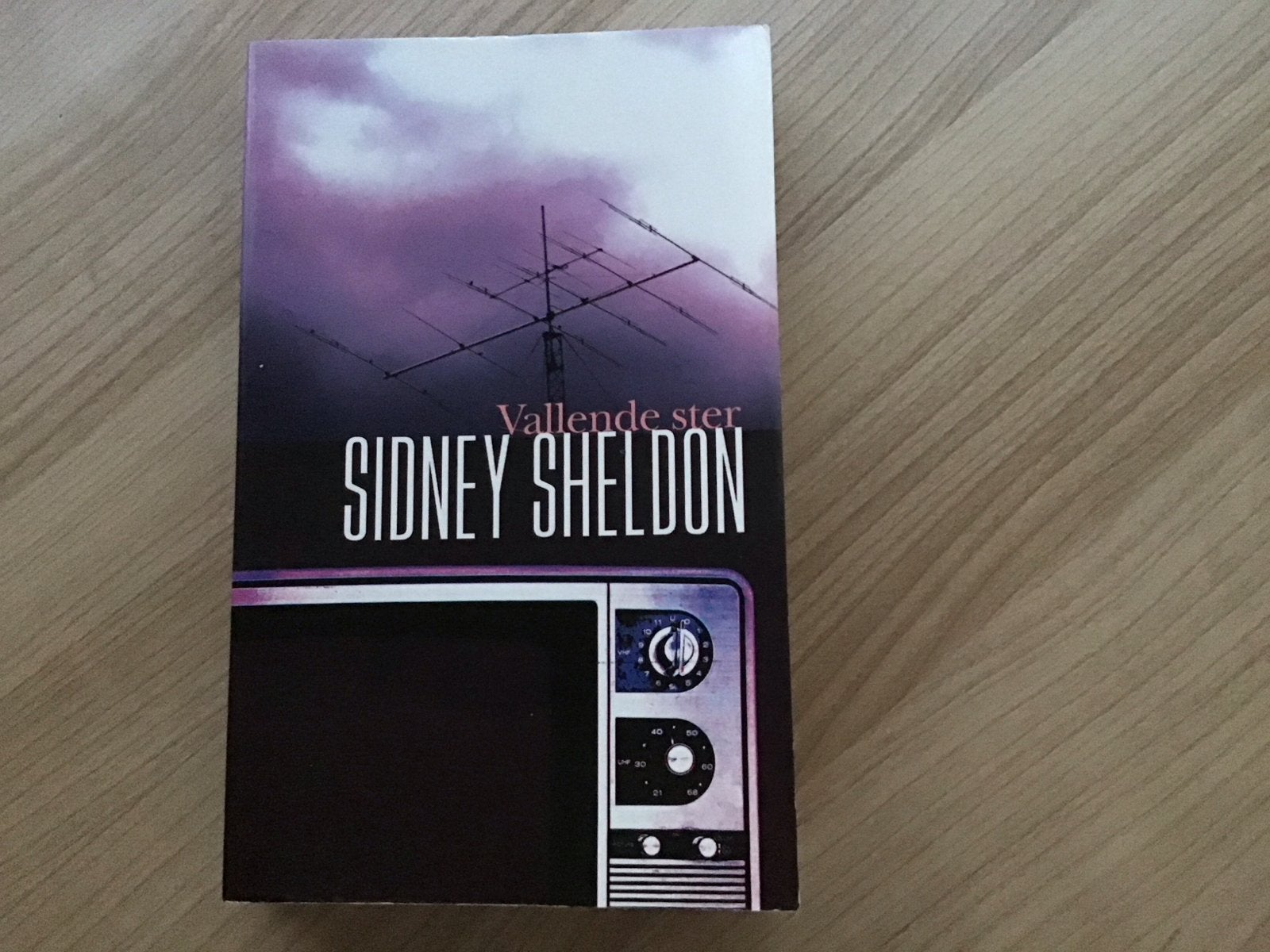 Vallende Ster - Sidney Sheldon (Boek), Ophalen of Verzenden, Gelezen