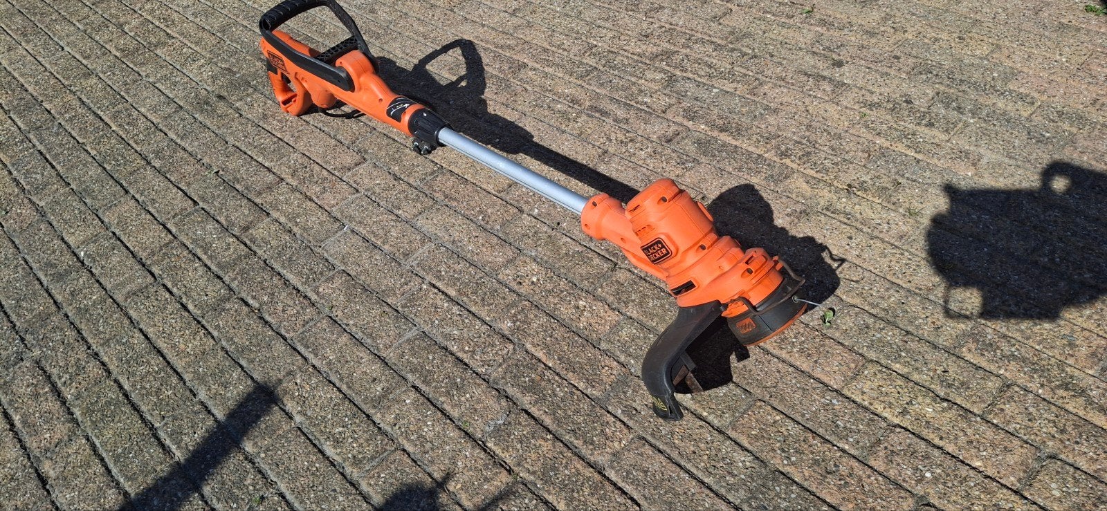 kanten maaier/bosmaaier Black & Decker, Ophalen, Gebruikt, Black en Decker, 10 tot 30 cm