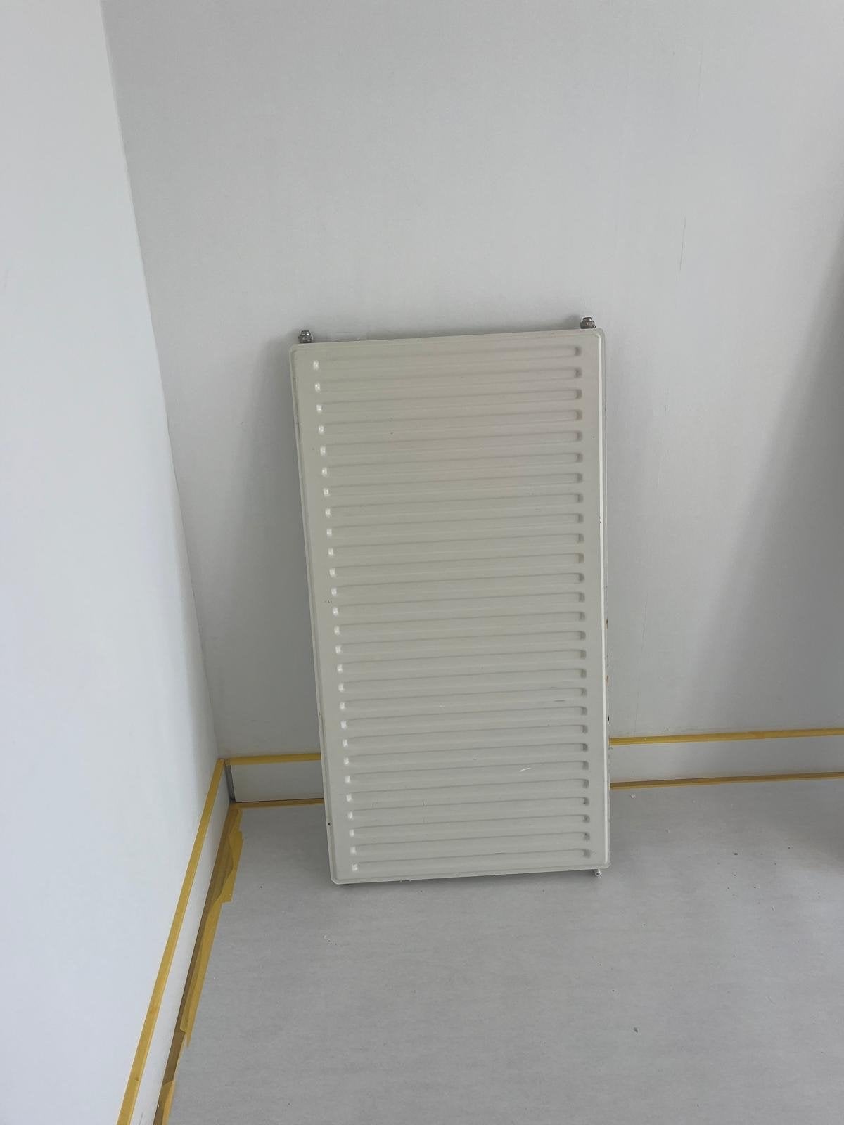 4 gebruikte radiatoren in diverse afmetingen, Ophalen, 30 tot 80 cm, Gebruikt, Radiator