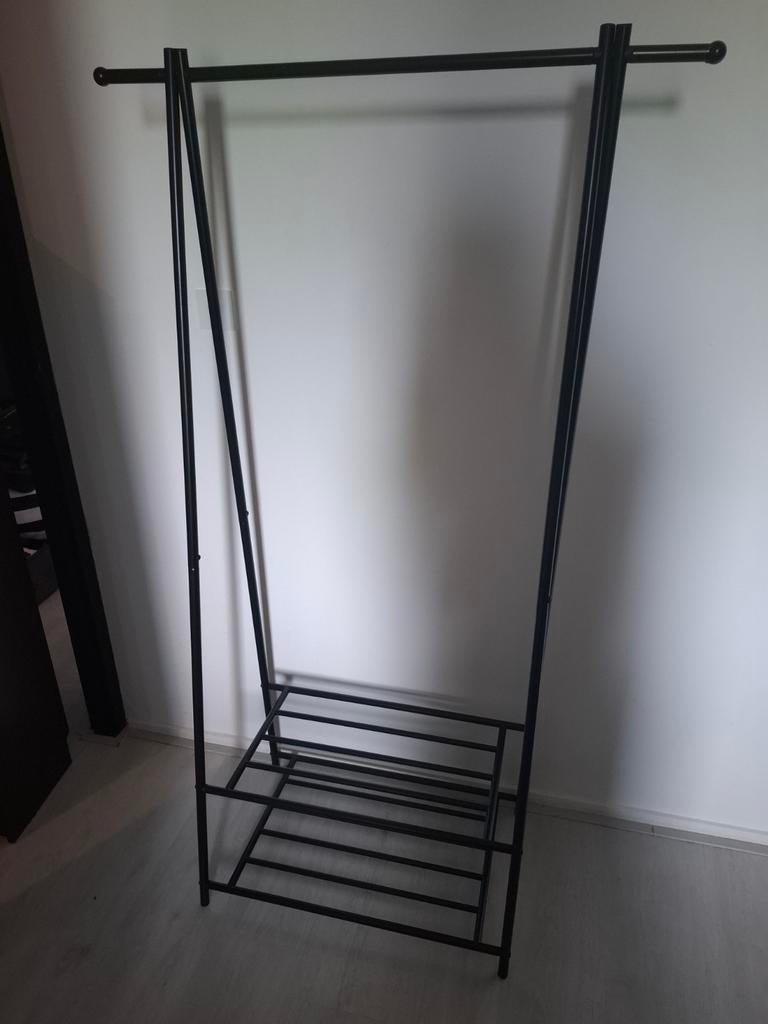 Zwart kledingrek met opberg/schoenenrek, Ophalen, Gebruikt