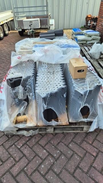 dakpannen nieuw in verpakking, Monier Frankfurter Novo+, Ophalen, 10 tot 15 m², Steen of Klei, Nieuw