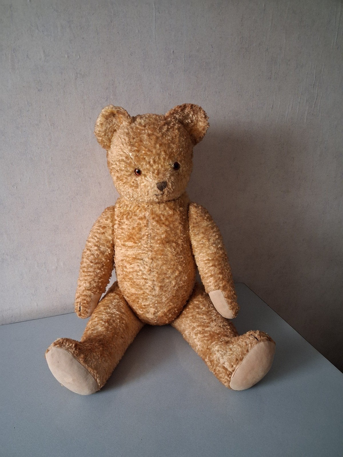 nostalgische / vintage oude teddybeer met stro, Verzamelen, Ophalen, Gebruikt, Stoffen beer, Overige merken
