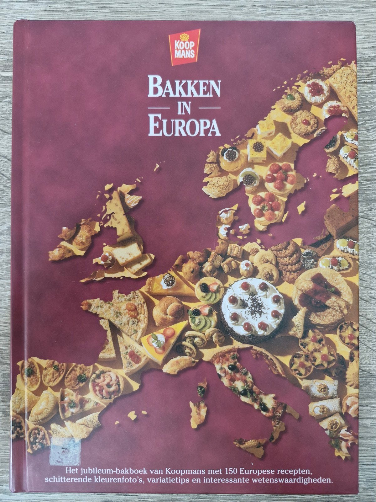 Koopmans Bakken in Europa - Jubileum Bakboek, Riet Sprengers, Ophalen of Verzenden, Zo goed als nieuw, Hoofdgerechten