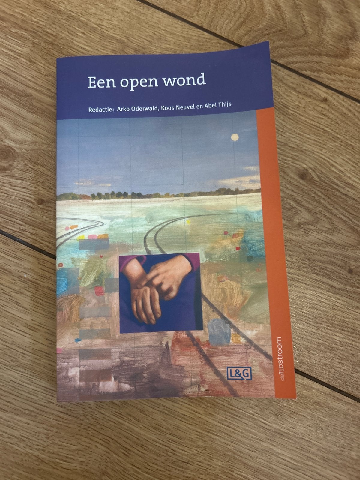 Een open wond - Redactie: Oderwald, Neuvel, Thijs, Ophalen of Verzenden, Zo goed als nieuw