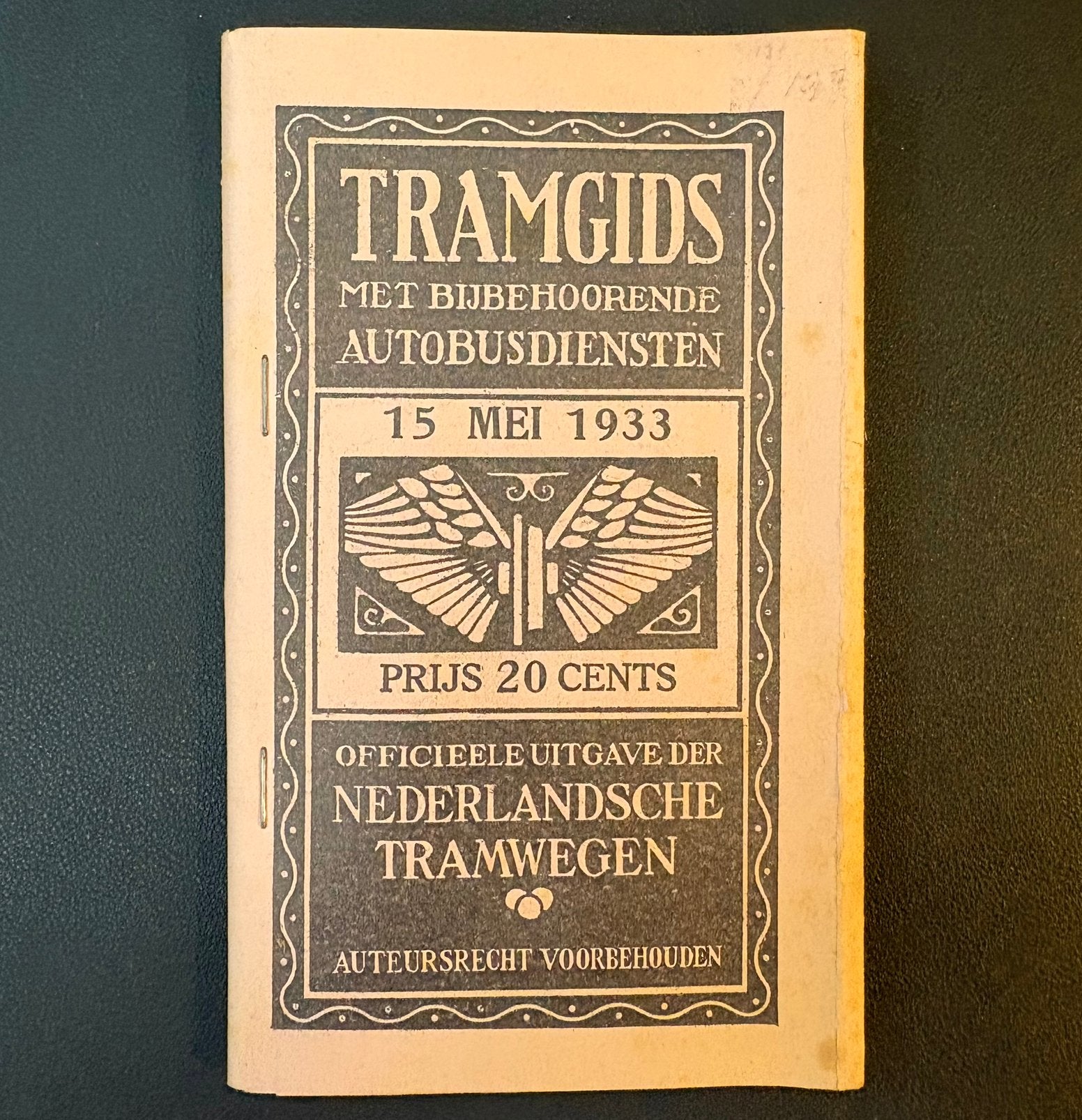 Tramgids met bijbehoorende autobusdiensten (1933), Verzamelen, Ophalen of Verzenden, Gebruikt, Tram, Boek of Tijdschrift