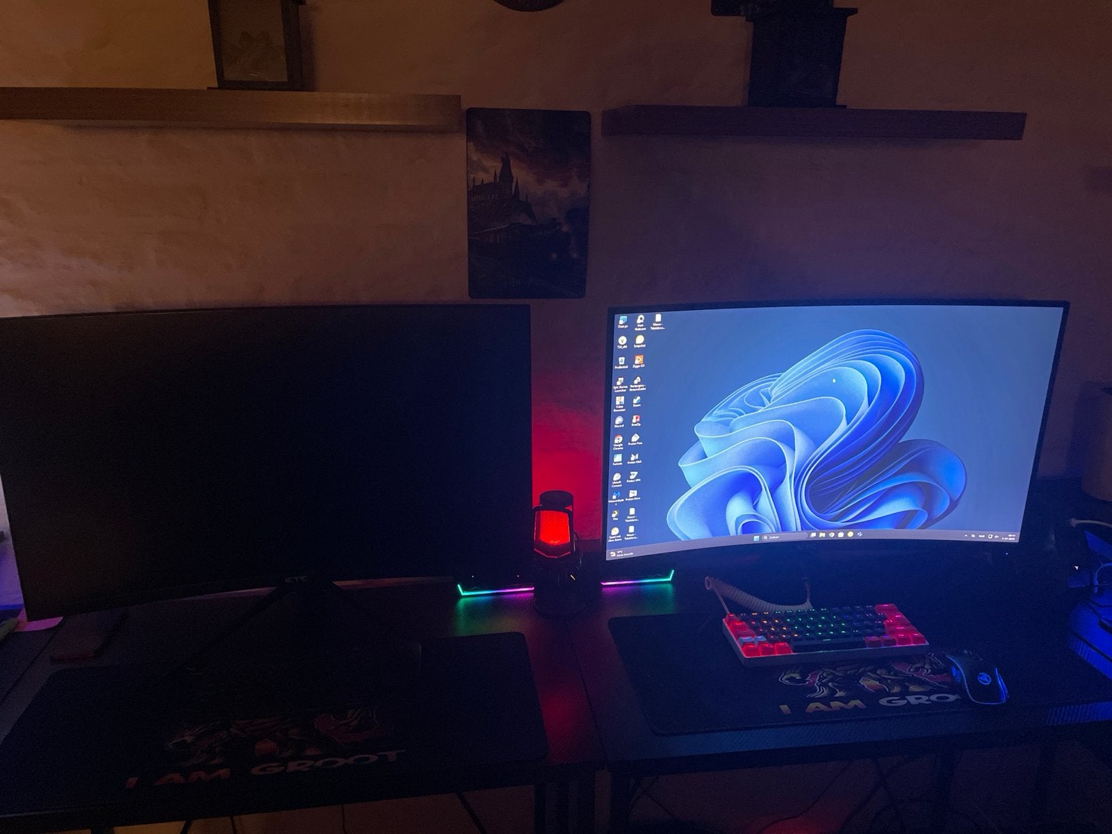 2x Curved 32 inch 180 Hz monitoren - Zo goed als nieuw