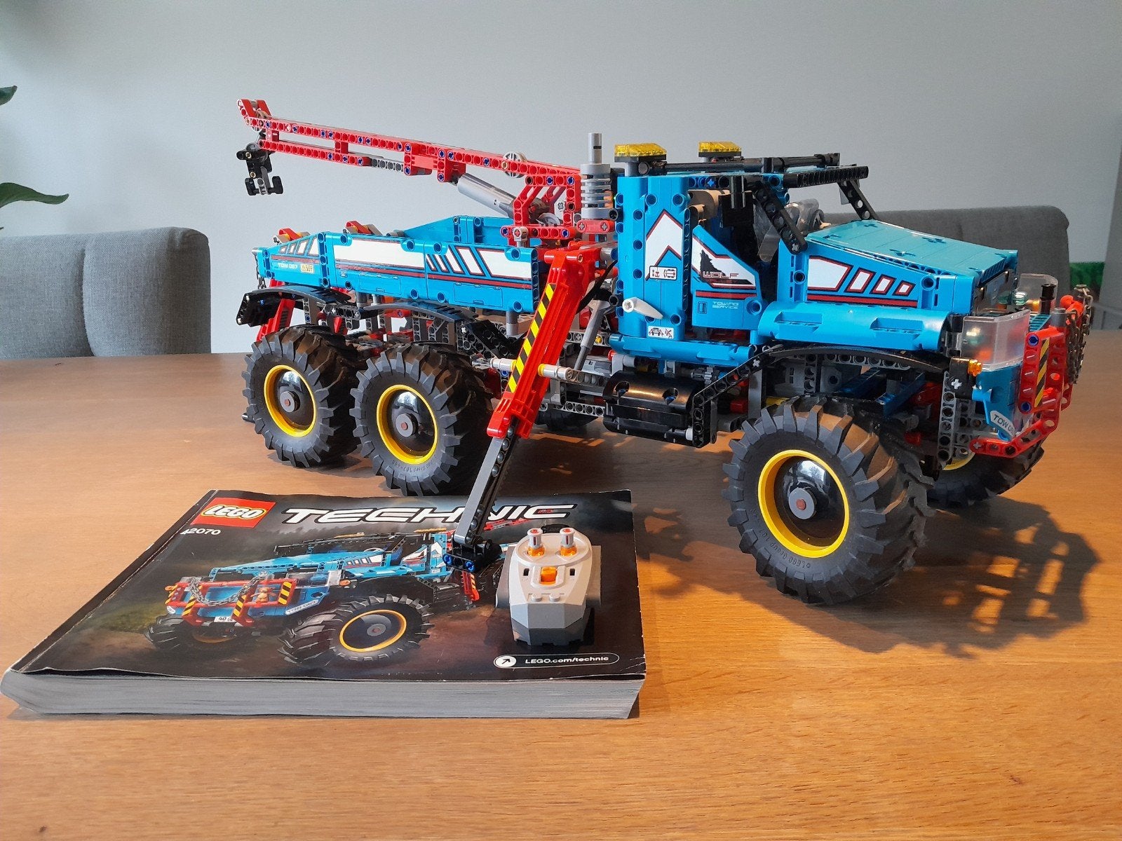 LEGO Technic 42070 6x6 All Terrain Tow Truck
6x6 All Terrain, Ophalen of Verzenden, Zo goed als nieuw, Lego