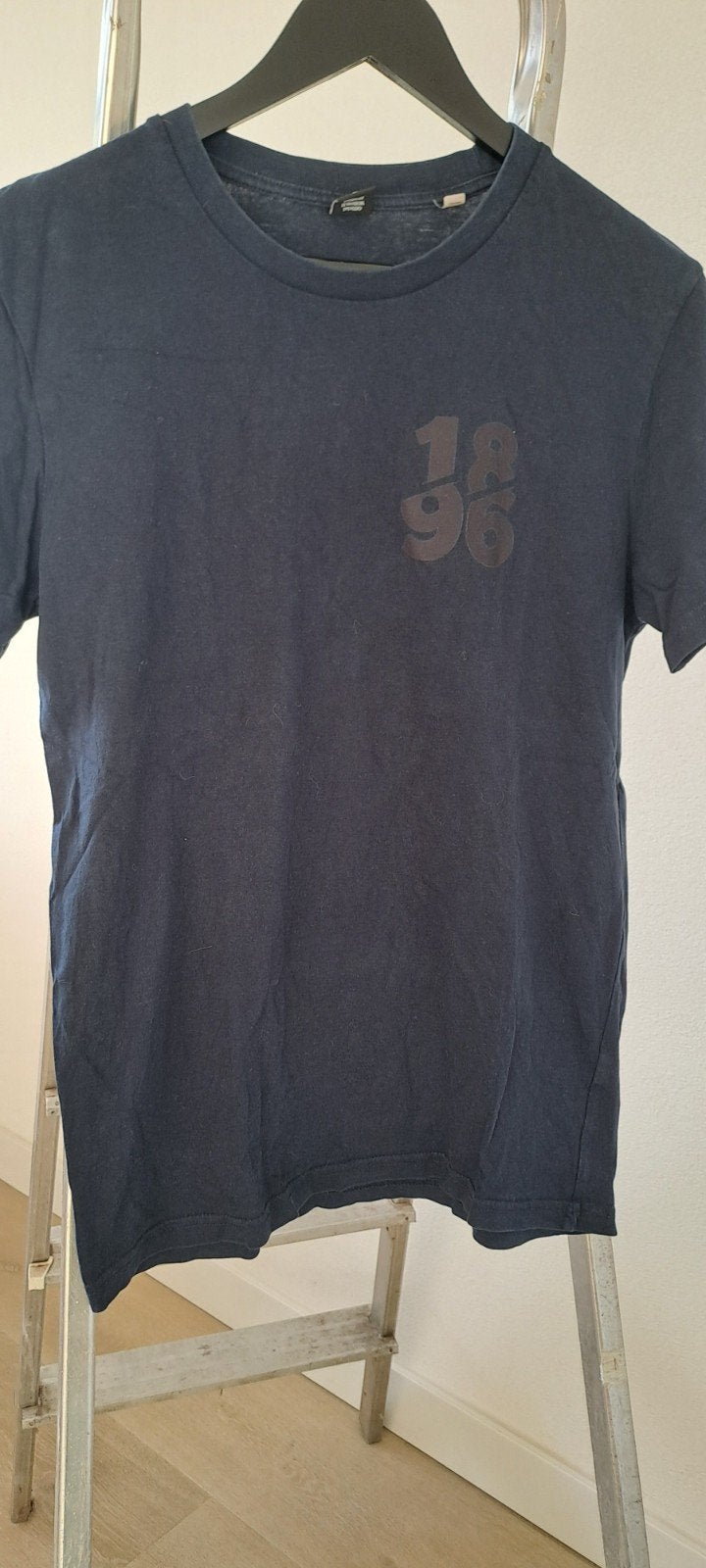 Willem II t-shirt maat XS (valt groot), Maat S, Ophalen, Zo goed als nieuw, Shirt
