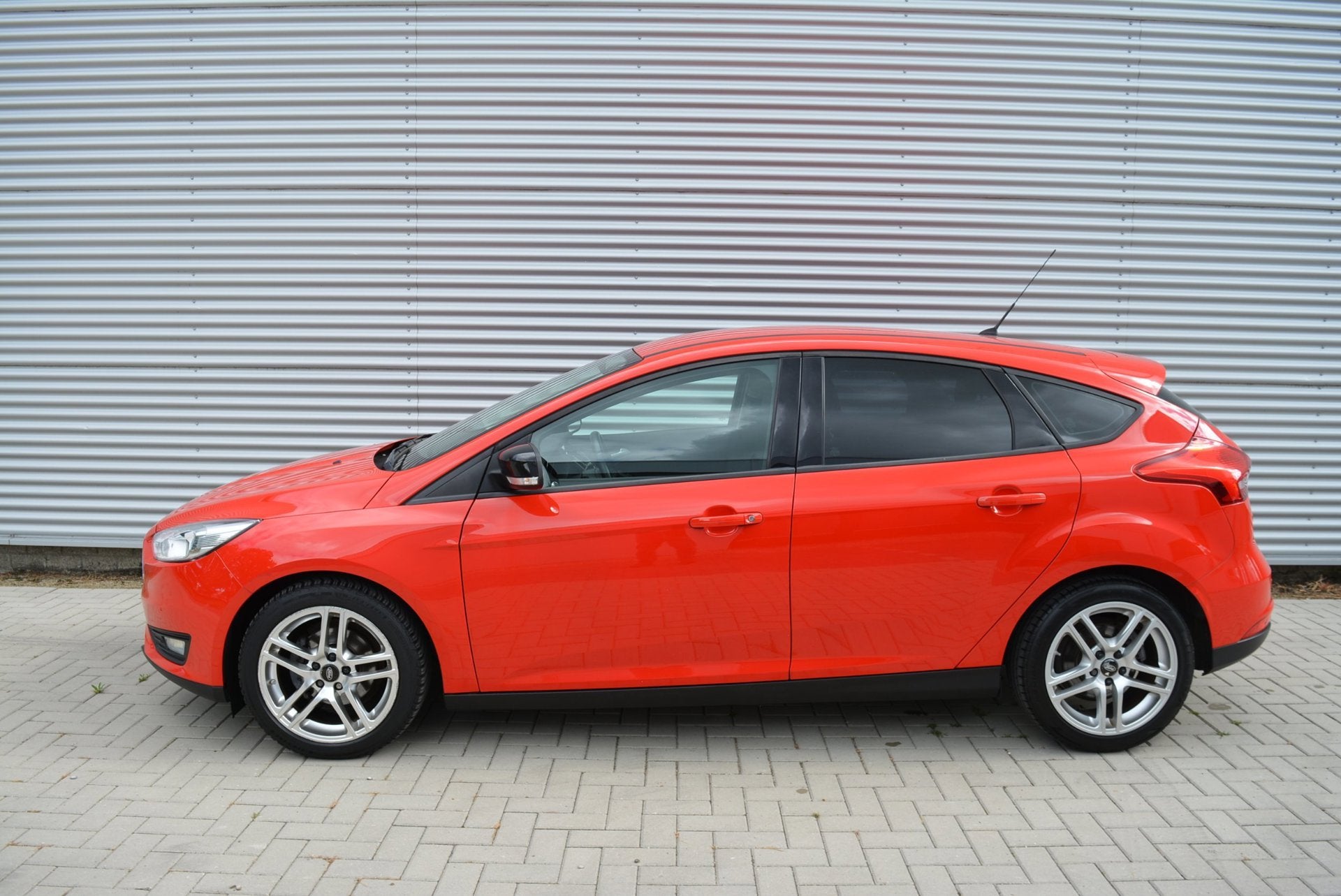 Ford Focus 1.6 TI-VCT Ambiente | Airco | Carplay | PDC | Nwe, Auto's, 1596 cc, Euro 6, 4 cilinders, Bedrijf
