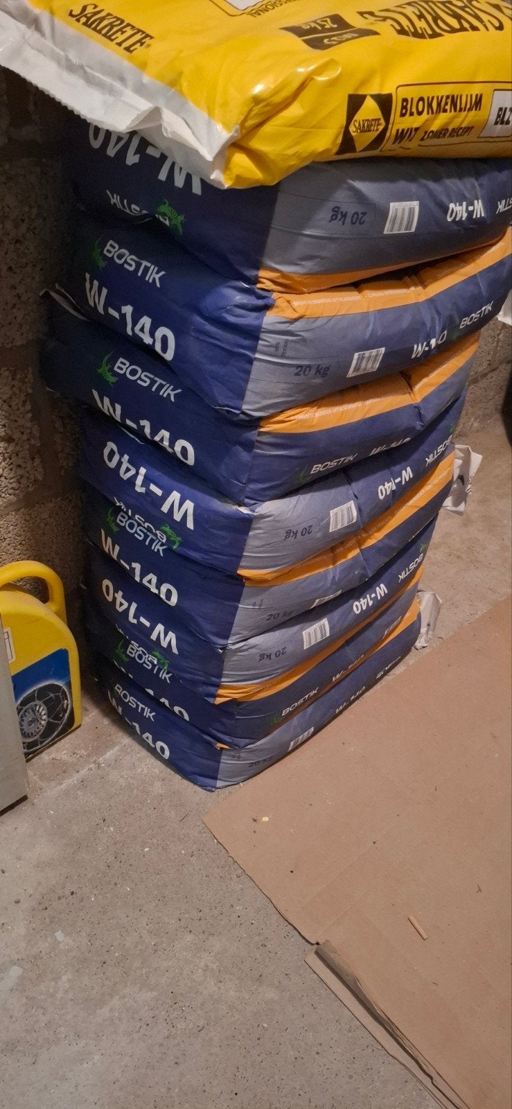 8 zakken Bostik W-140 cement stuc (20 kg per zak), Doe-het-zelf en Verbouw, Ophalen of Verzenden, Nieuw