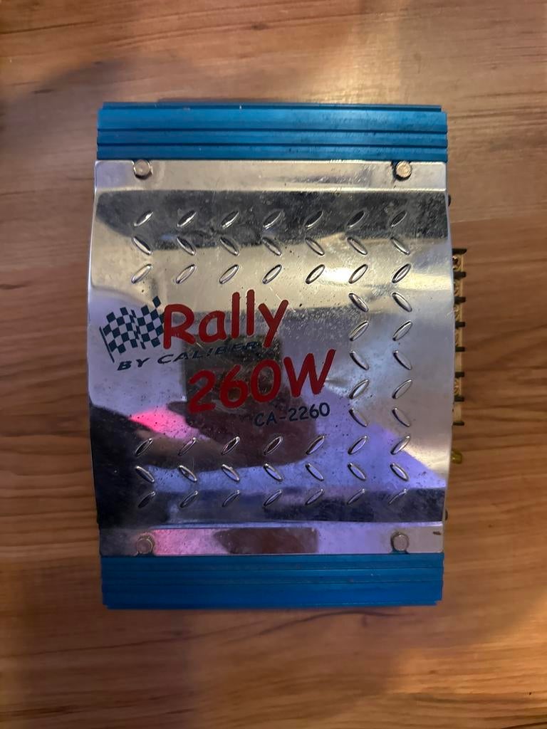 Rally by Caliber CA-2260 260W Versterker, Auto diversen, Autoradio's, Ophalen of Verzenden, Gebruikt