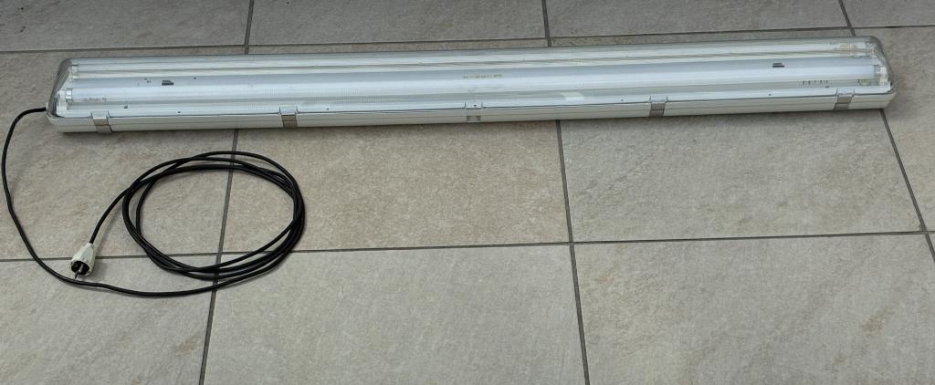 TL balk 2 x 58 watt in zeer goed staat 17,50 euro, Ophalen, Zo goed als nieuw, 50 tot 200 watt, Armatuur