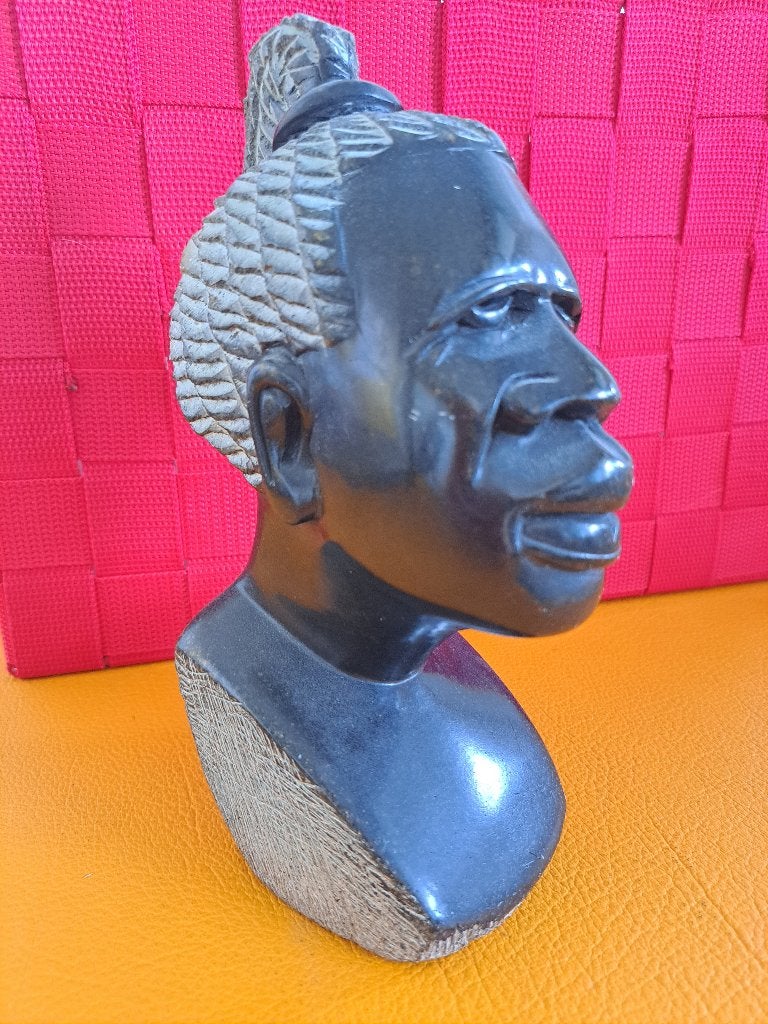 Handgesneden Shona Afrikaanse buste uit Zimbabwe, Buste, Ophalen of Verzenden, Handgemaakt, Steen of Keramiek
