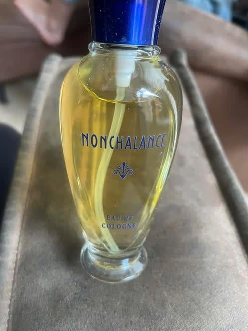 flesje Nonchalance Eau de Cologne parfum, Verzamelen, Ophalen of Verzenden, Nieuw, Parfumfles, Gevuld