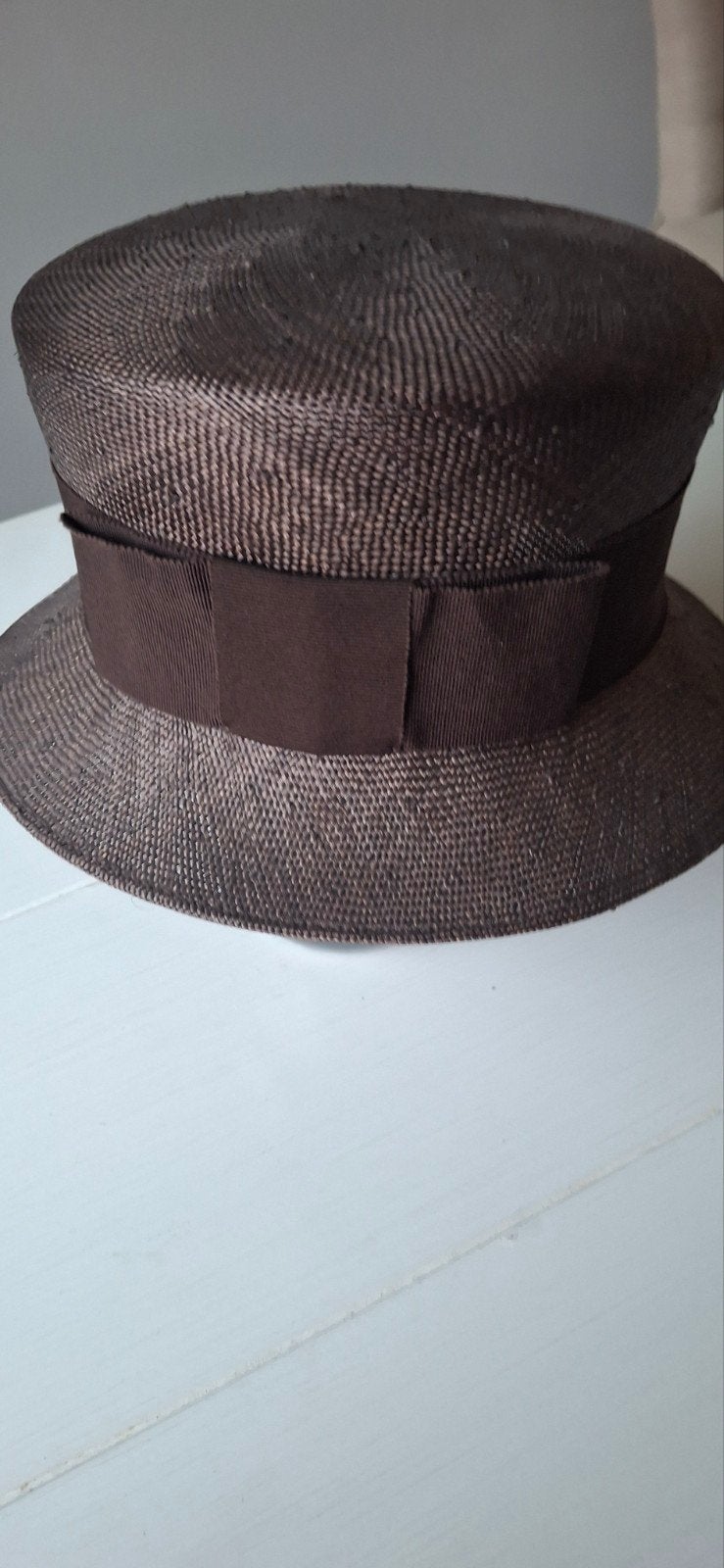 Bruin strohoed met strik kleine rand, Ophalen of Verzenden, Gedragen, One size fits all, Hoed