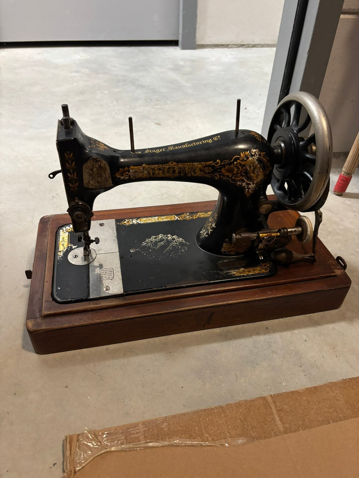 Oud naaimachine Singer, Ophalen
