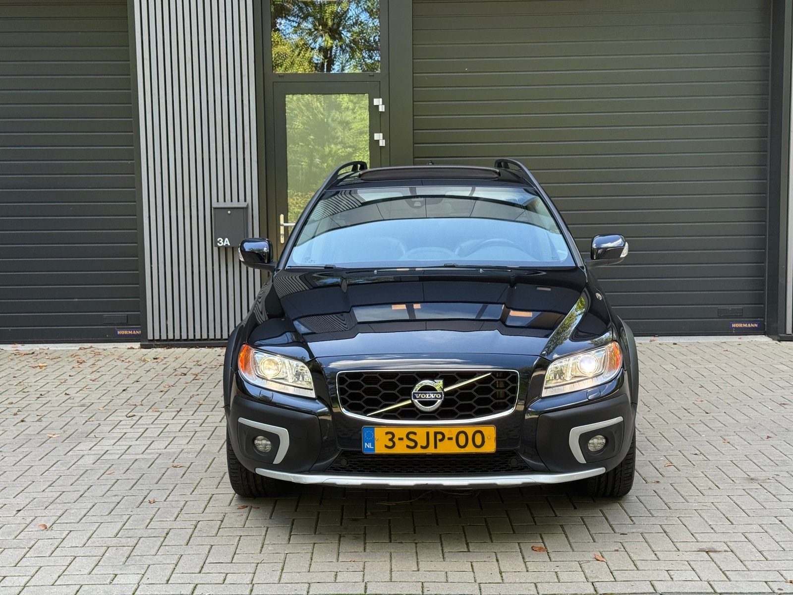 Volvo XC70 2.4 D5 Nordic+ (bj 2013, automaat), Auto's, Automaat, Euro 5, Gebruikt, Automatische klimaatregeling