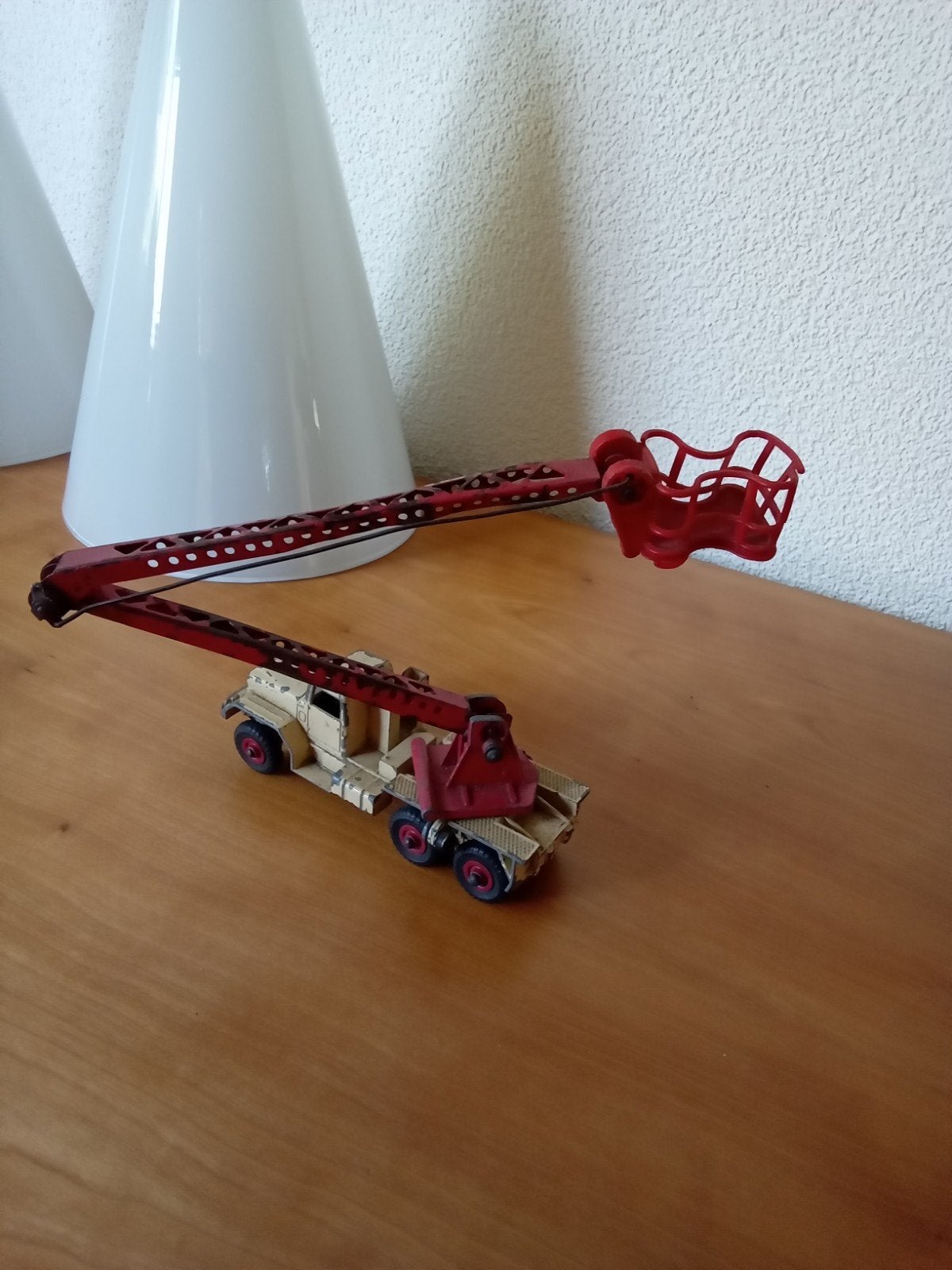 Dinky toys servicing platform, Hobby en Vrije tijd, Modelauto's | 1:43, Ophalen, Gebruikt, Auto, Dinky Toys