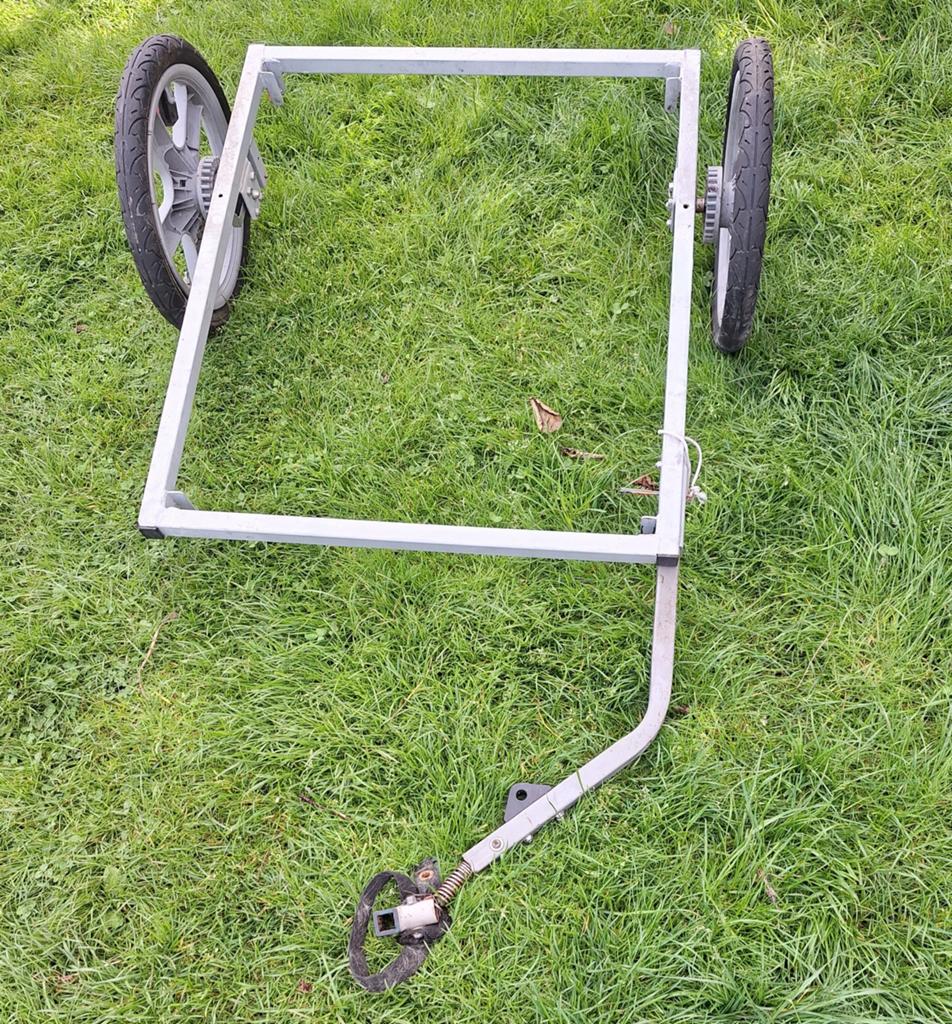 Te koop. Fiets aanhanger zonder bak., Gebruikt, Opvouwbaar, Overige typen, Ophalen of Verzenden