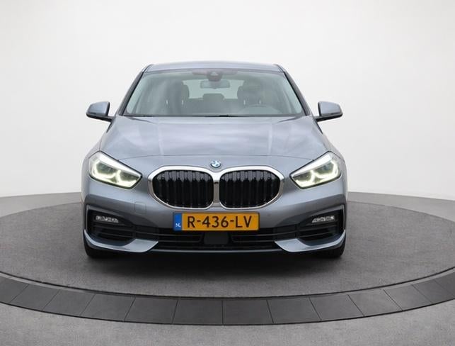 BMW 1-Serie 116i 109pk 2022 NAP 1e eigenaar BTW-auto, Leder en Stof, Origineel Nederlands, Bedrijf, Handgeschakeld