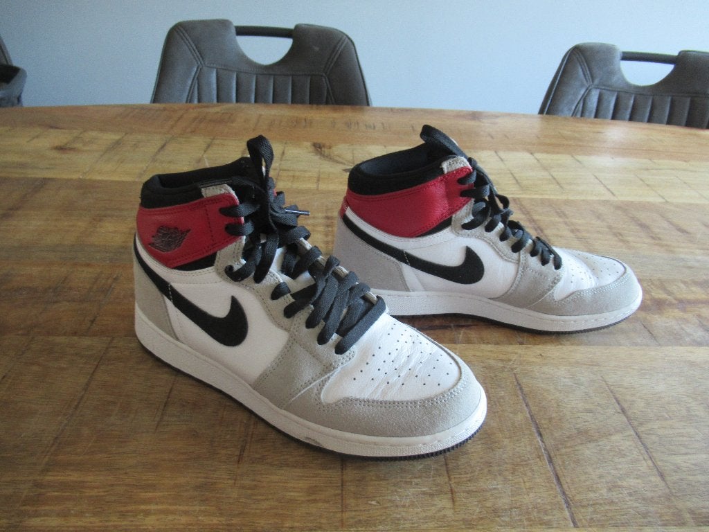 Nike air jordan 1 high og smoke grey maat 40, Nike Air Jordan, Overige kleuren, Ophalen of Verzenden, Sneakers of Gympen
