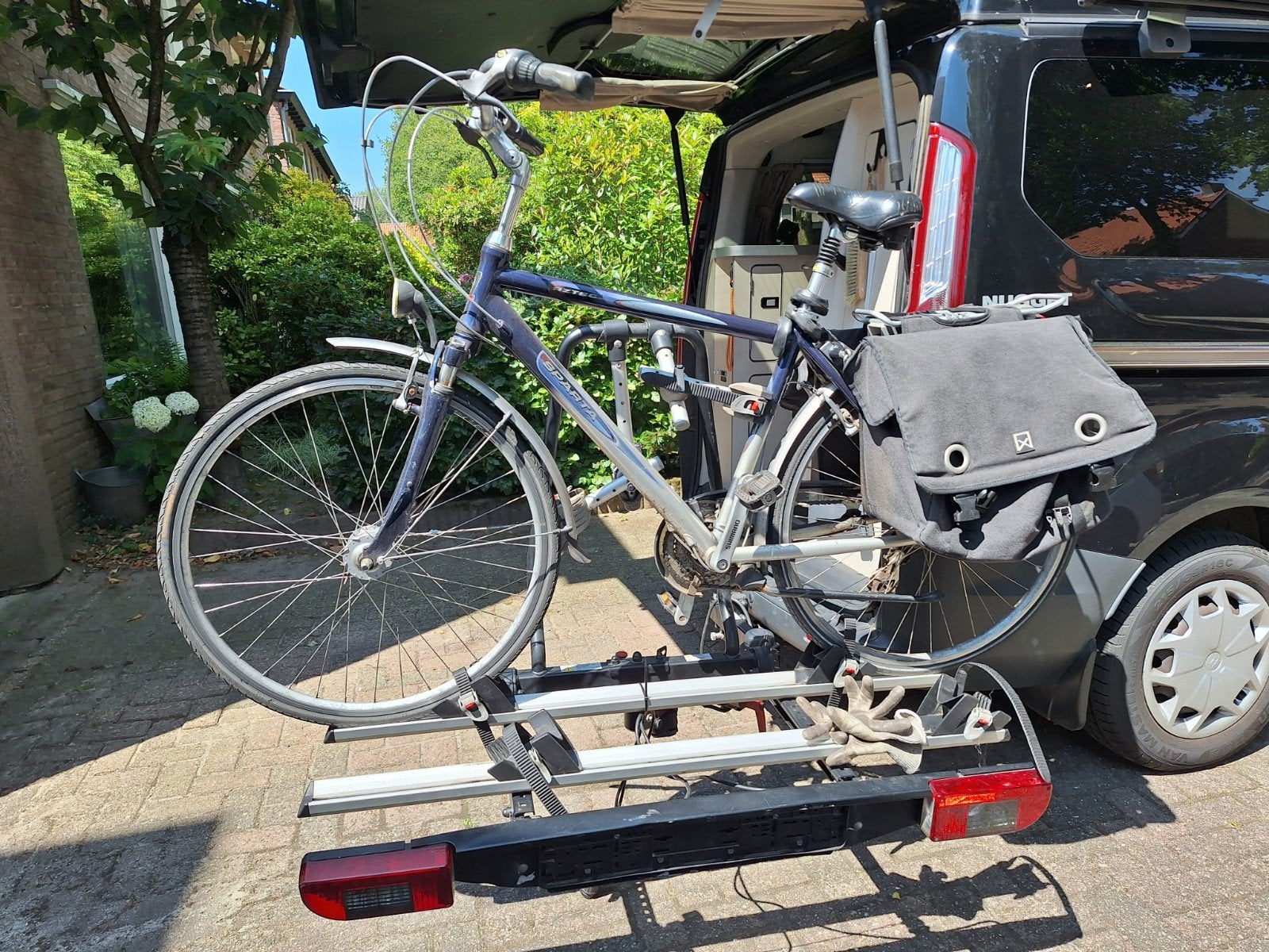 Sawiko Agito Van Fietsendrager, Ophalen, Gebruikt, Fietsendrager-accessoire, 2 fietsen