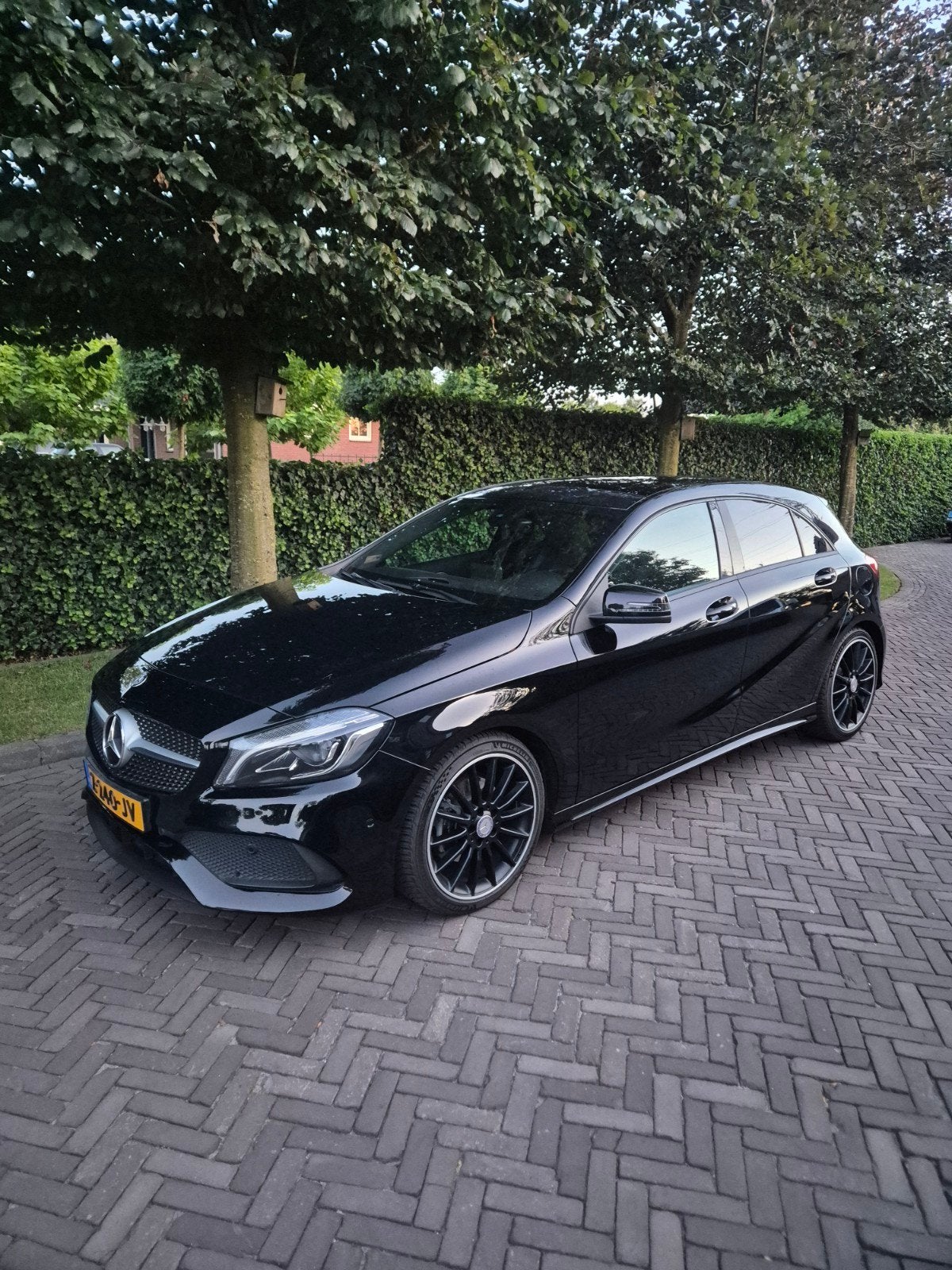Mercedes-Benz A-Klasse A 180 Blueefficiency 122pk 7G-DCT, 4 cilinders, Leder en Stof, 1595 cc, 1200 kg