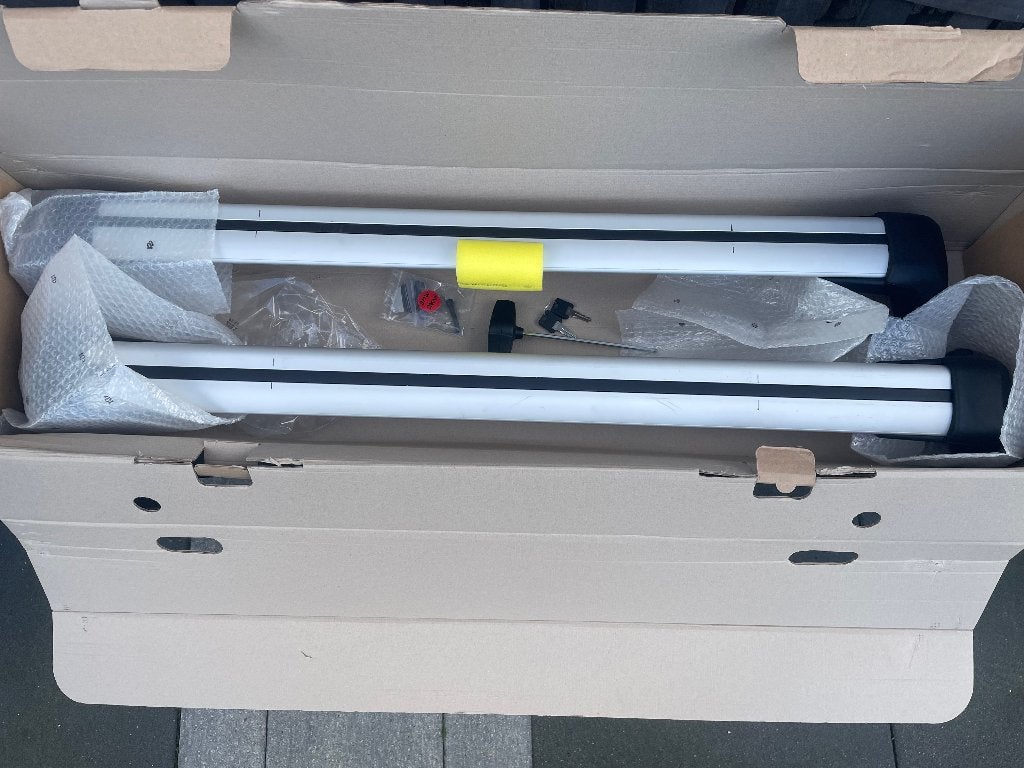 BMW dakdragers, 5 serie  G60 ,G60BEV, Auto diversen, Ophalen, Zo goed als nieuw